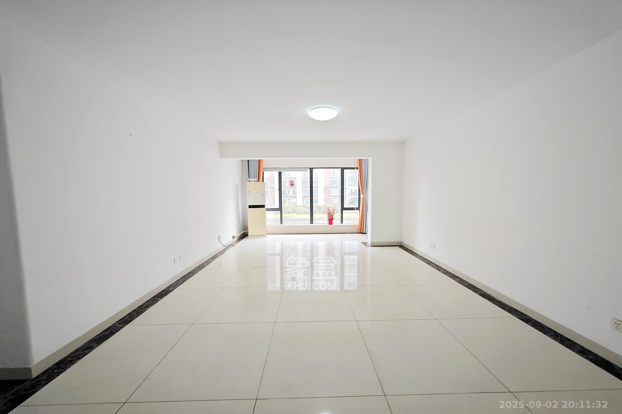 长房天翼未来城  3室2厅1卫    158.8万 长房天翼未来城  3室2厅1卫    158.8万客厅