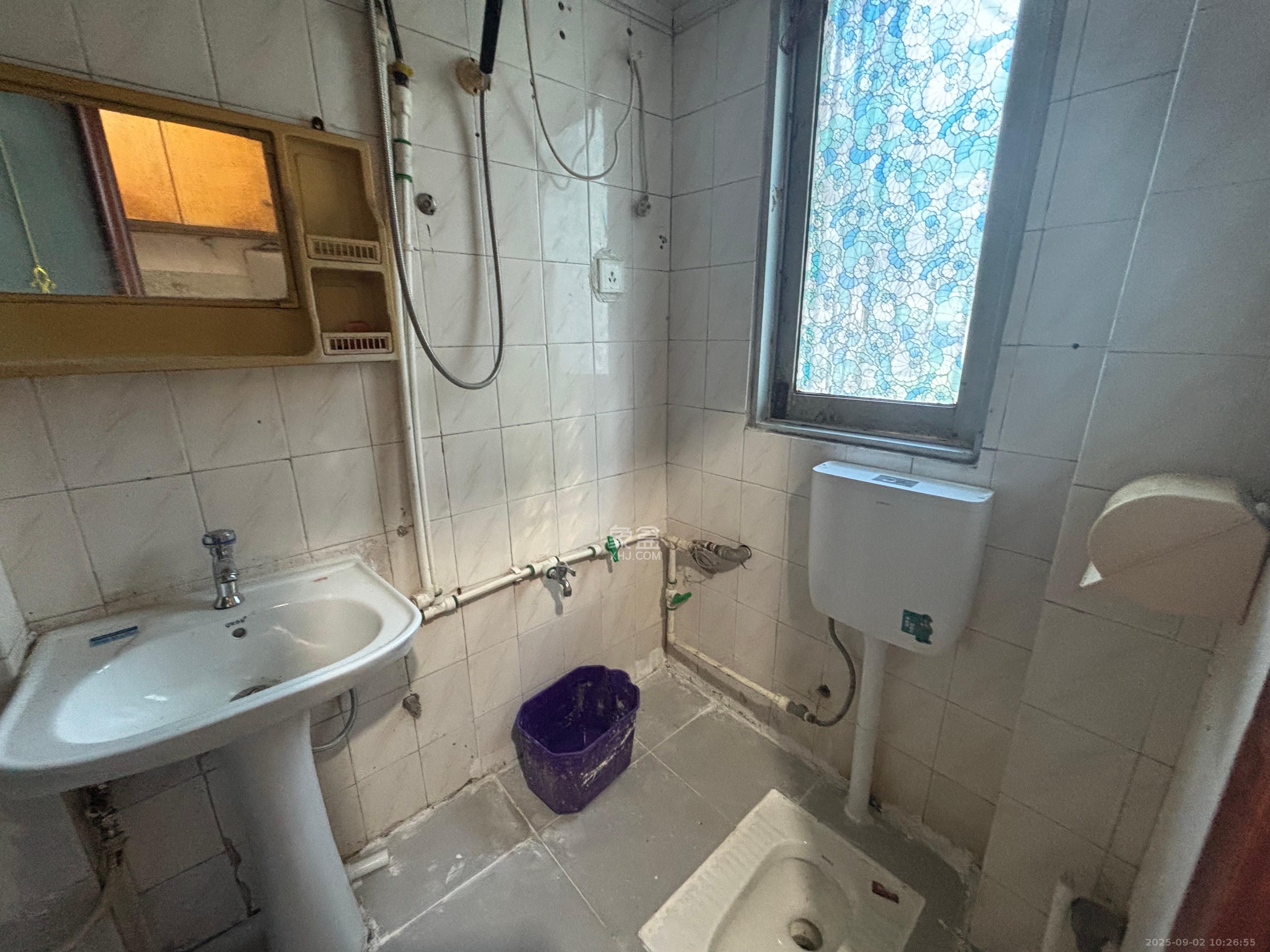 茶馆屋  2室2厅1卫    1300.0元/月 茶馆屋  2室2厅1卫    1300.0元/月室内图