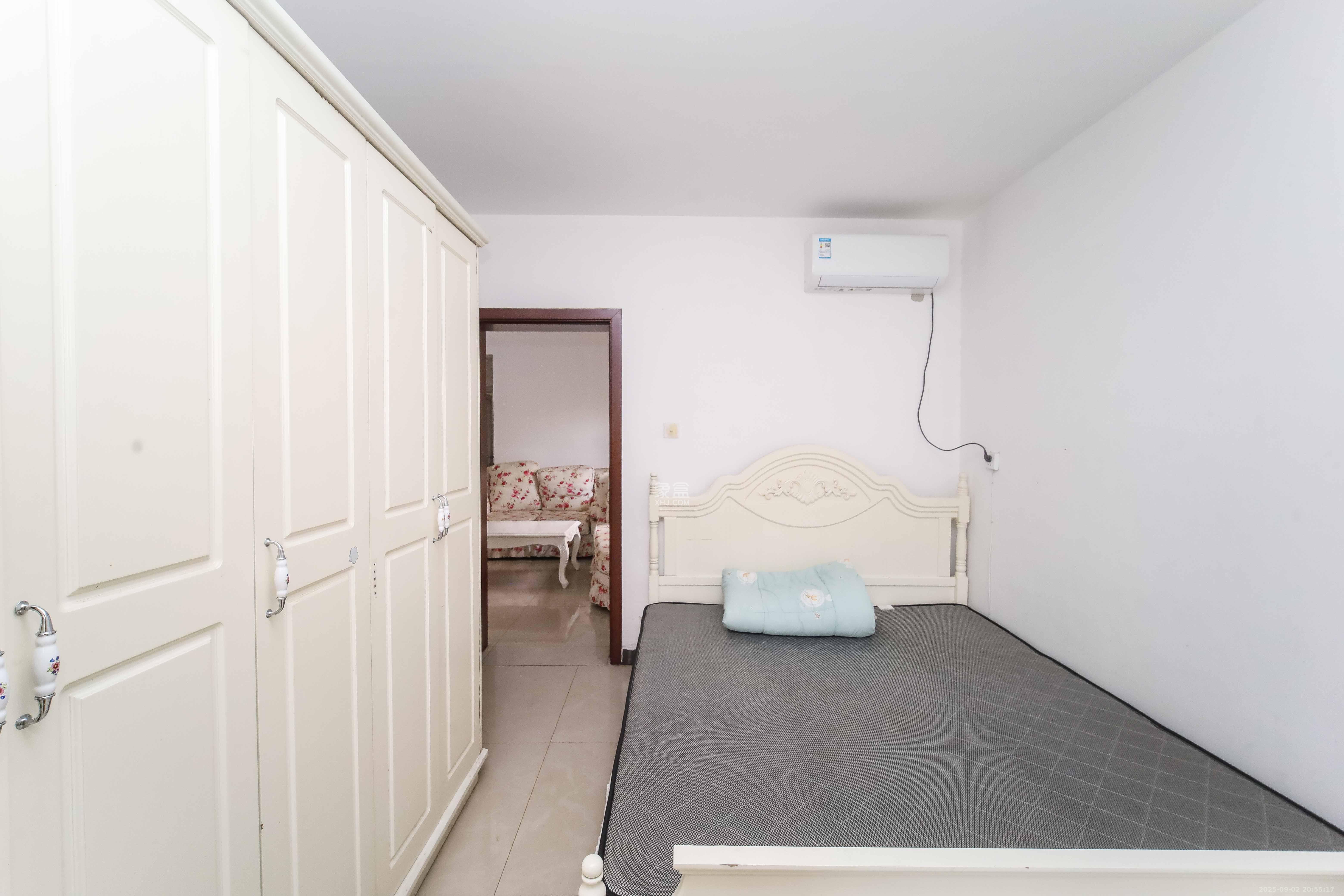 荷花园安置小区  2室2厅1卫    39.0万卧室