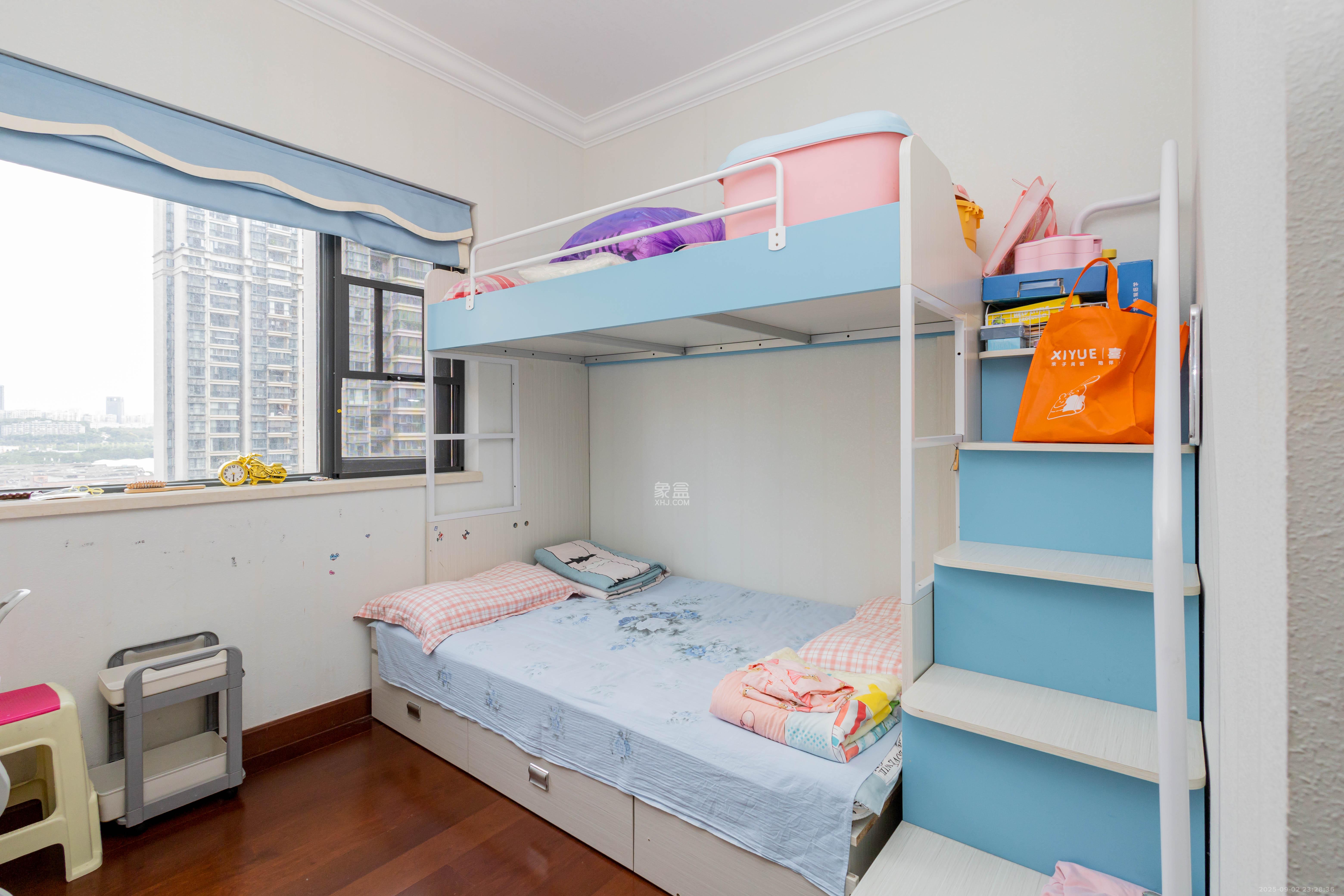 恒大江湾  3室2厅2卫    106.8万 恒大江湾  3室2厅2卫    106.8万卧室