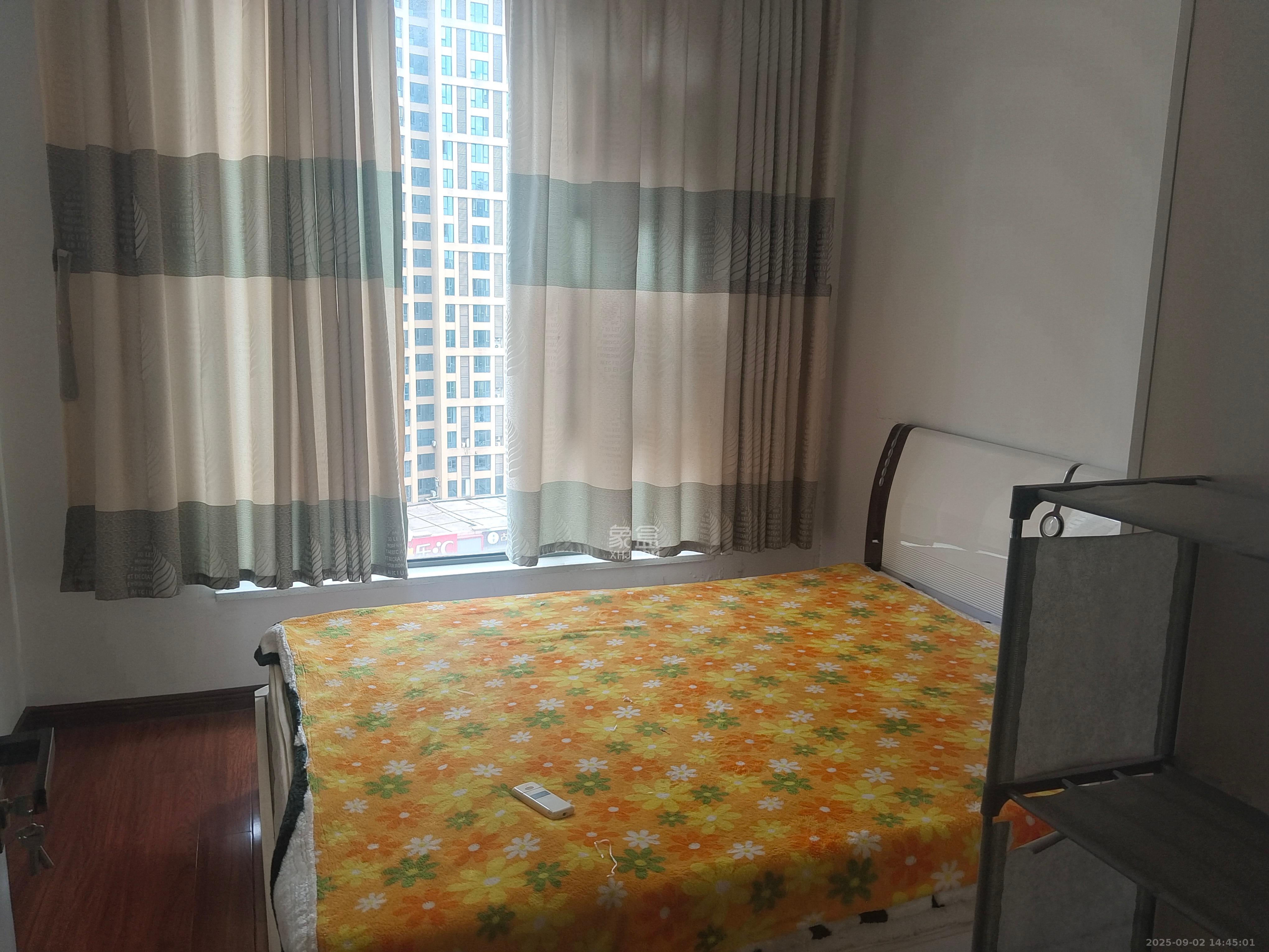 鑫远熙山  3室2厅1卫    2500.0元/月室内图