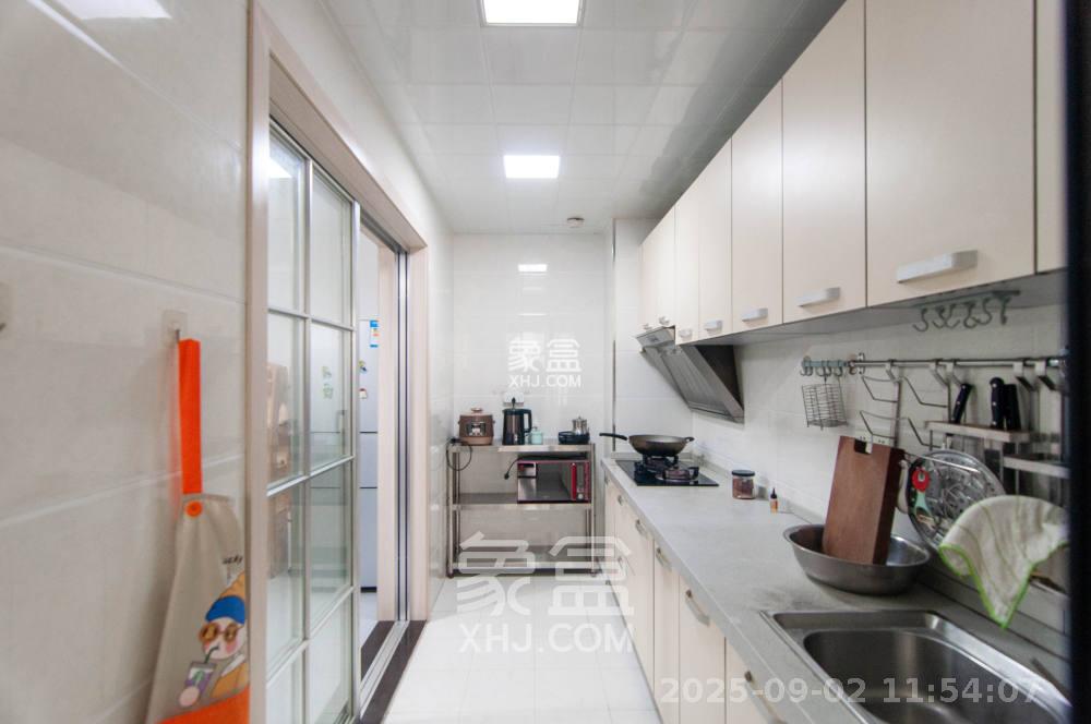 中海梅溪湖壹号  3室2厅1卫    3200.0元/月 中海梅溪湖壹号  3室2厅1卫    3200.0元/月室内图