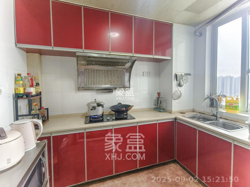 世景华庭  3室2厅2卫    2500.0元/月室内图