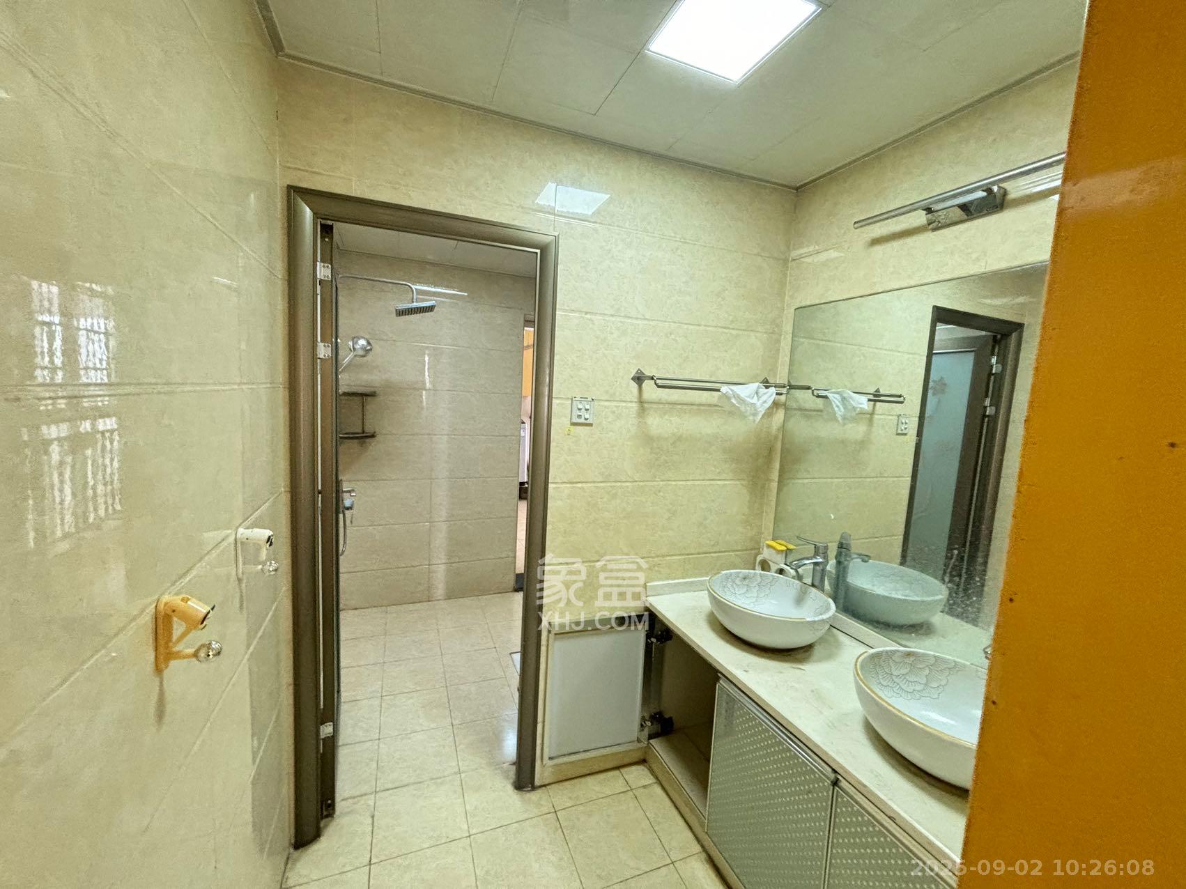 白沙湾嘉园 3室2厅2卫 2700.0元/月 白沙湾嘉园 3室2厅2卫 2700.0元/月室内图