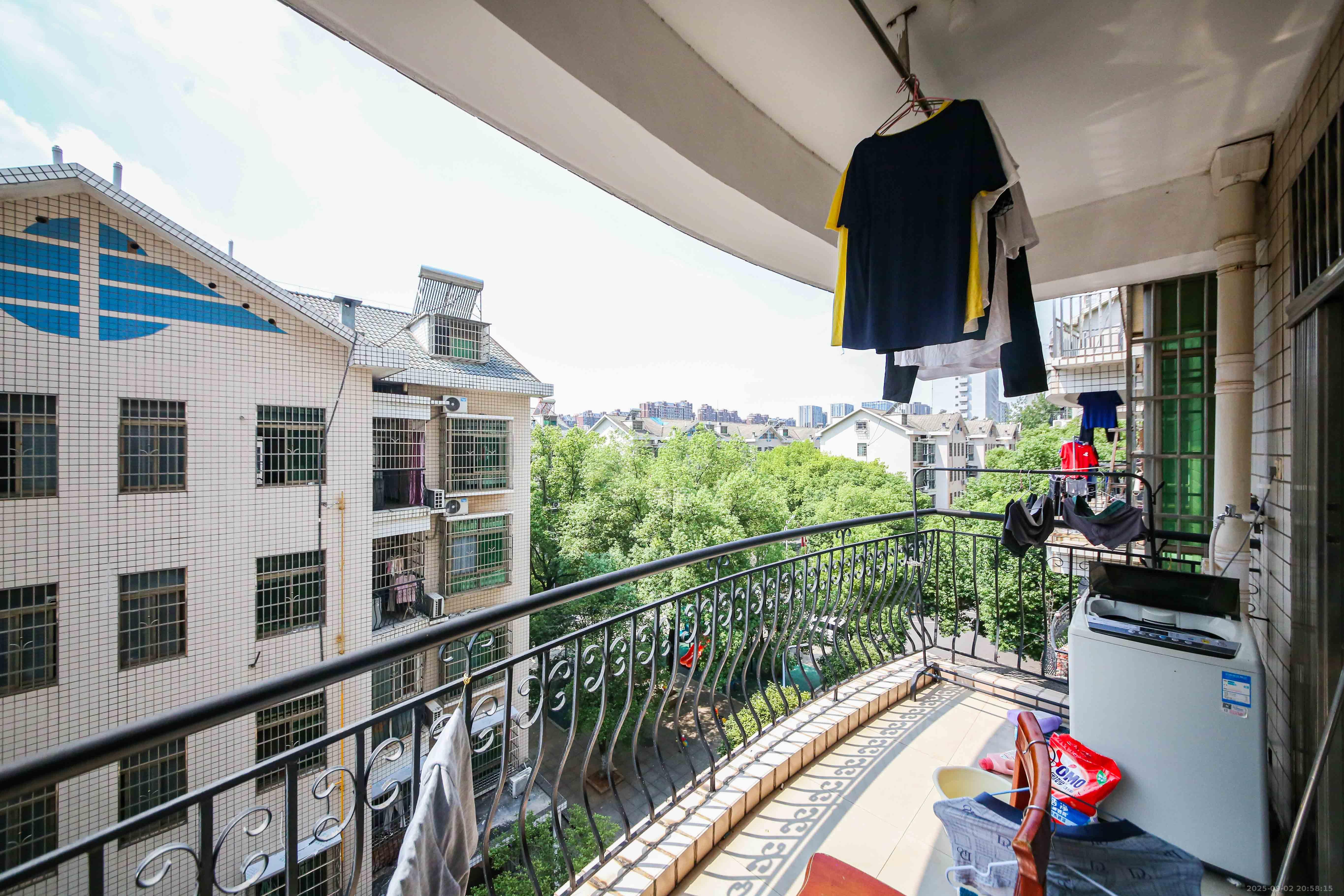 高升小区 3室2厅1卫 43.0万 高升小区 3室2厅1卫 43.0万阳台