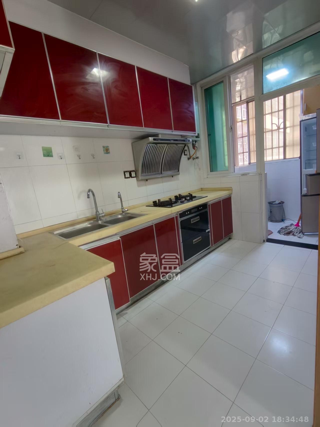 麓谷加州阳光  3室2厅1卫    2300.0元/月 麓谷加州阳光  3室2厅1卫    2300.0元/月室内图