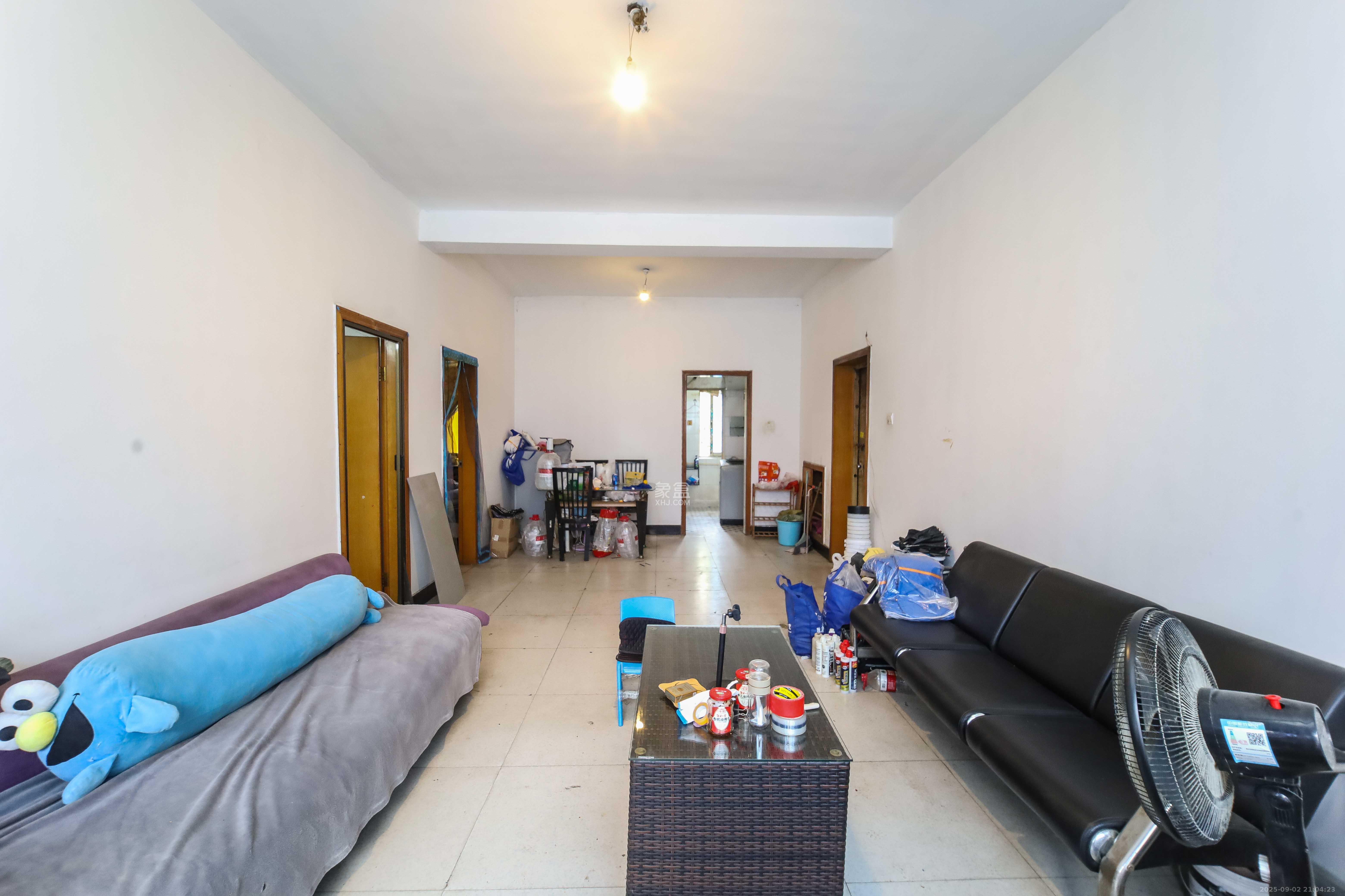 马王堆陶瓷城新合区  2室2厅1卫    38.8万 马王堆陶瓷城新合区  2室2厅1卫    38.8万客厅