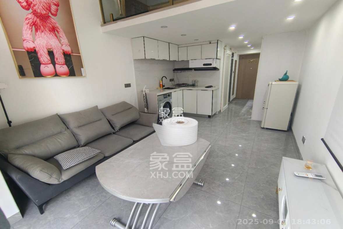 卓越江岸  1室2厅1卫    2200.0元/月 卓越江岸  1室2厅1卫    2200.0元/月室内图