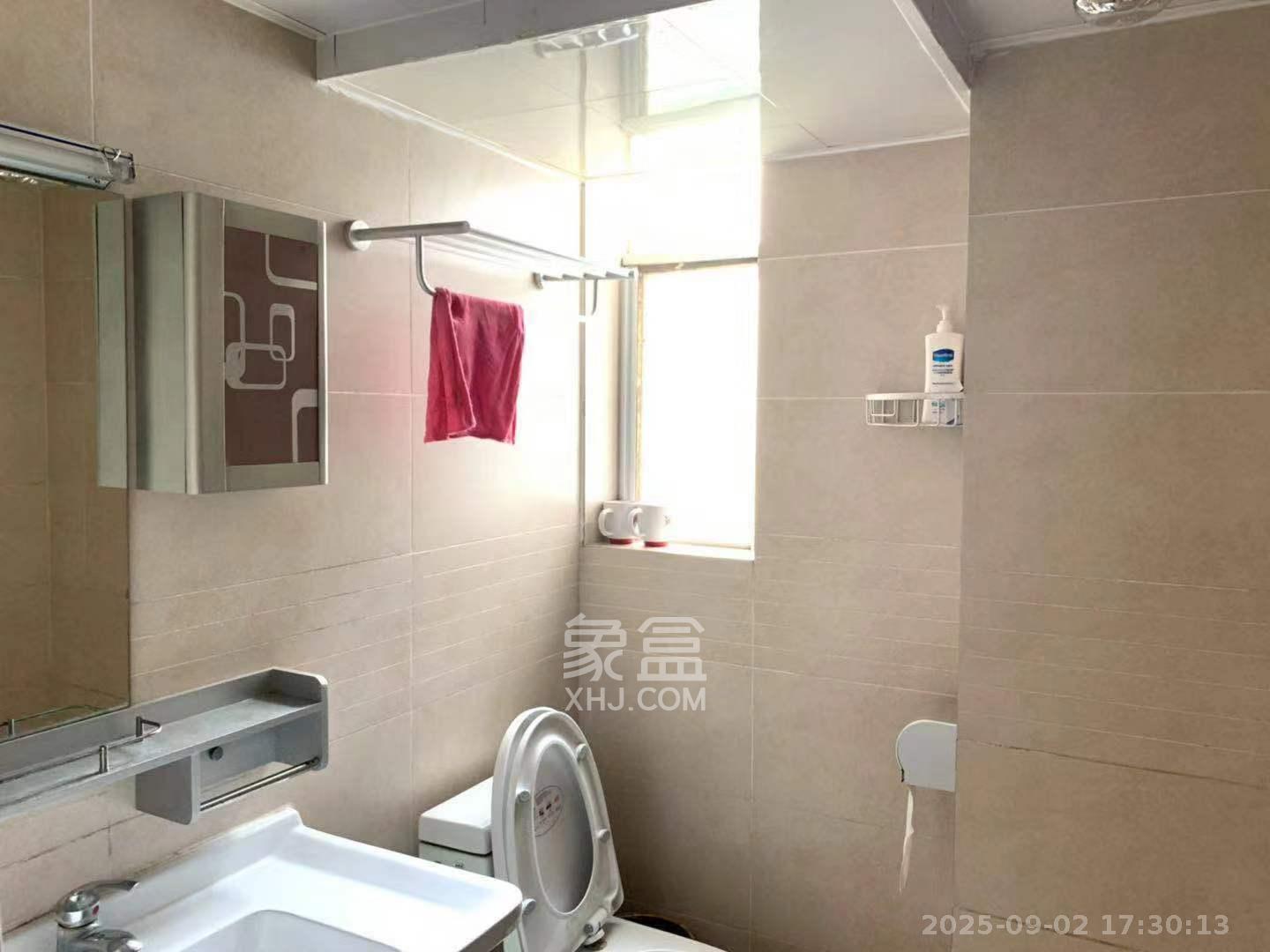 嘉盛华庭（一期、二期、三期）  1室0厅0卫    2200.0元/月室内图