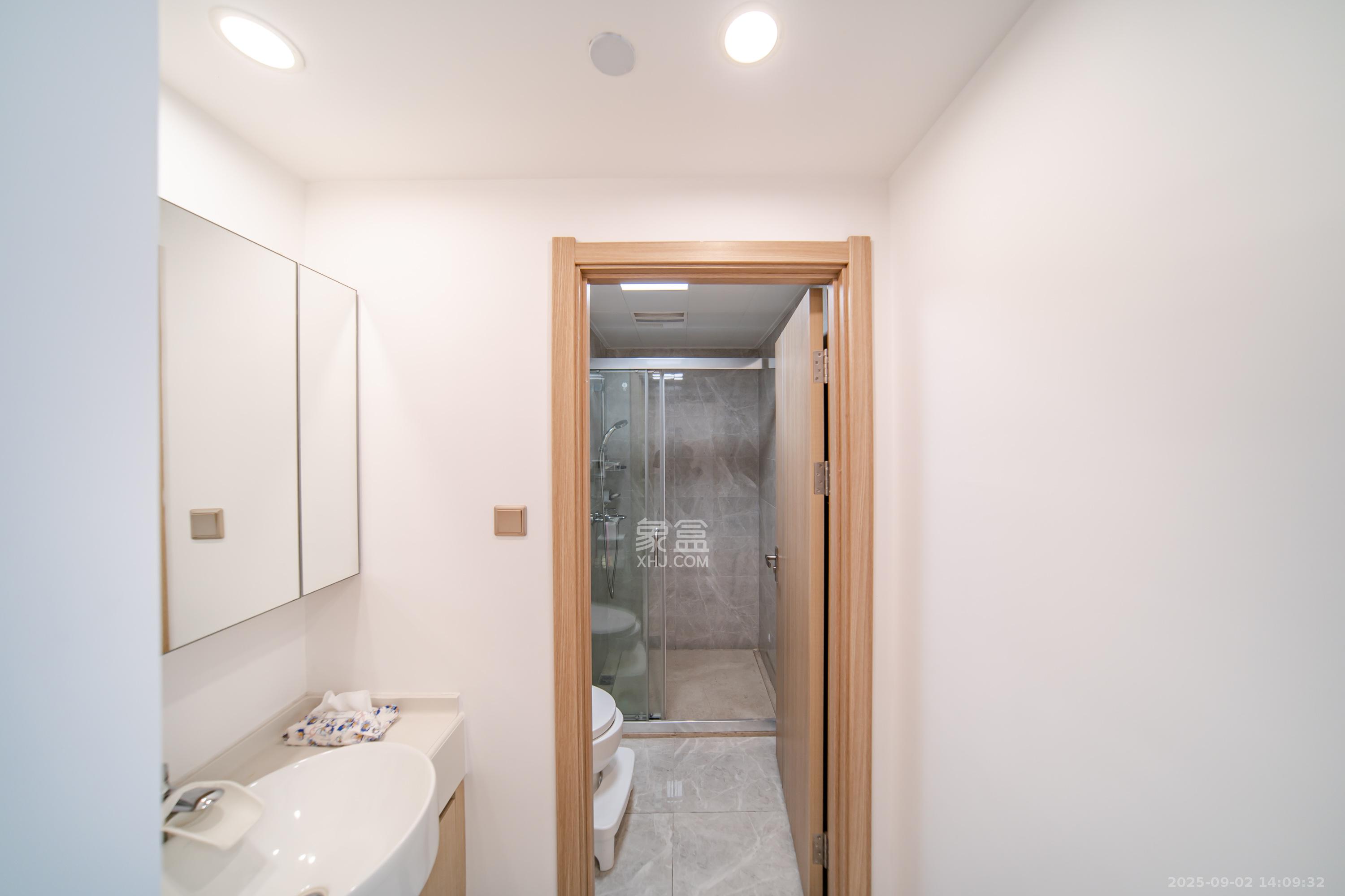 中海阅江府  1室1厅1卫    65.0万 中海阅江府  1室1厅1卫    65.0万卫生间