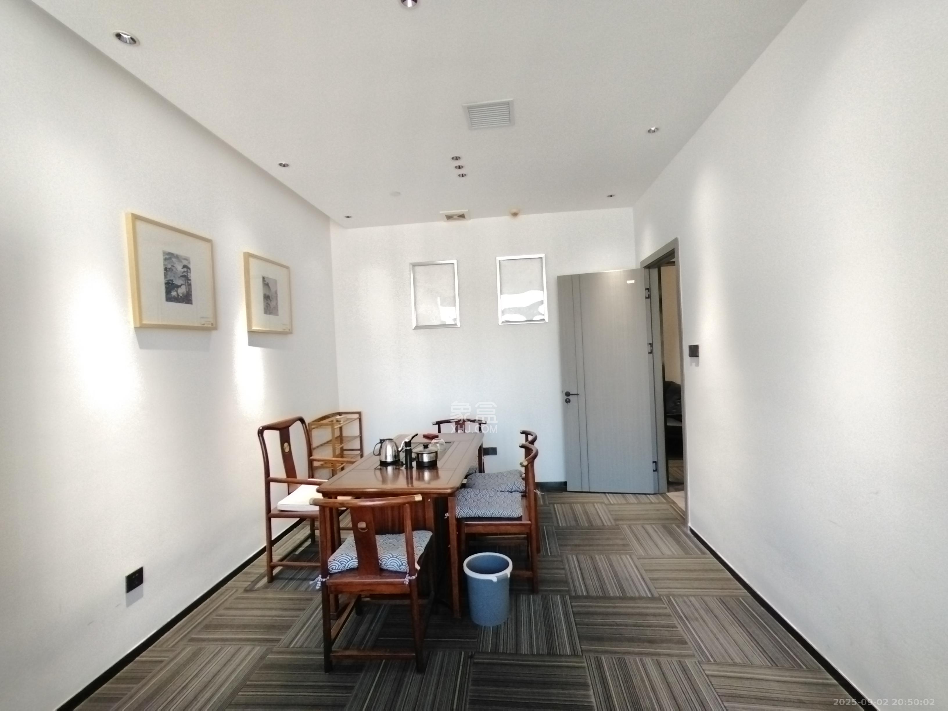 世茂铂曼  5室1厅1卫    10000.0元/月 世茂铂曼  5室1厅1卫    10000.0元/月室内图