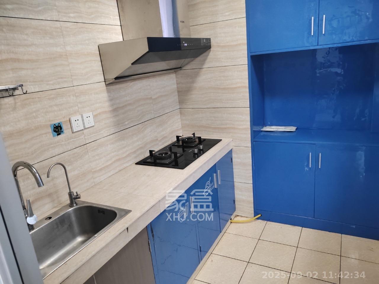 藏珑湖上国际花园 2室2厅1卫 2600.0元/月 藏珑湖上国际花园 2室2厅1卫 2600.0元/月室内图