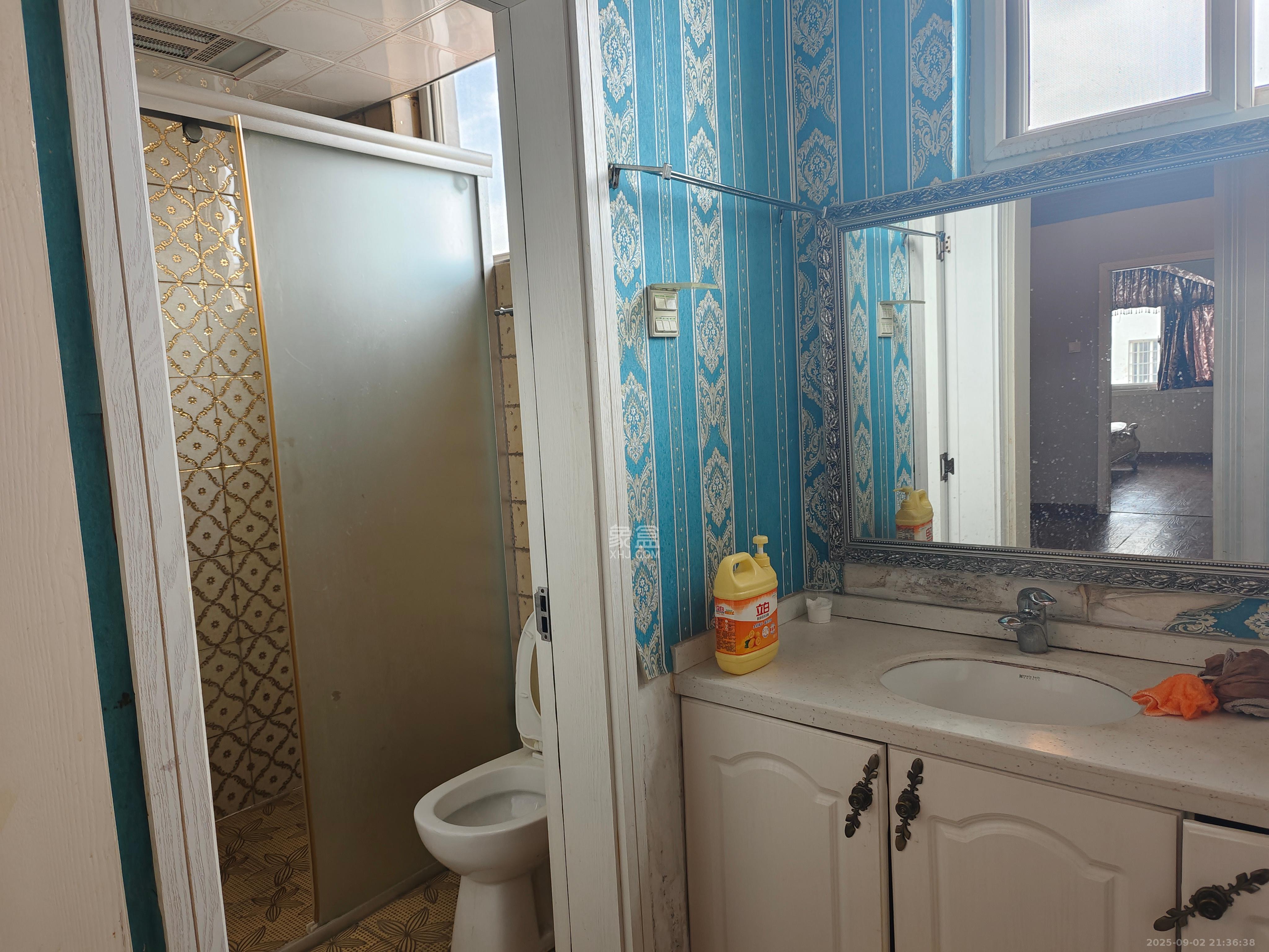 德润园  4室2厅2卫    2600.0元/月 德润园  4室2厅2卫    2600.0元/月室内图