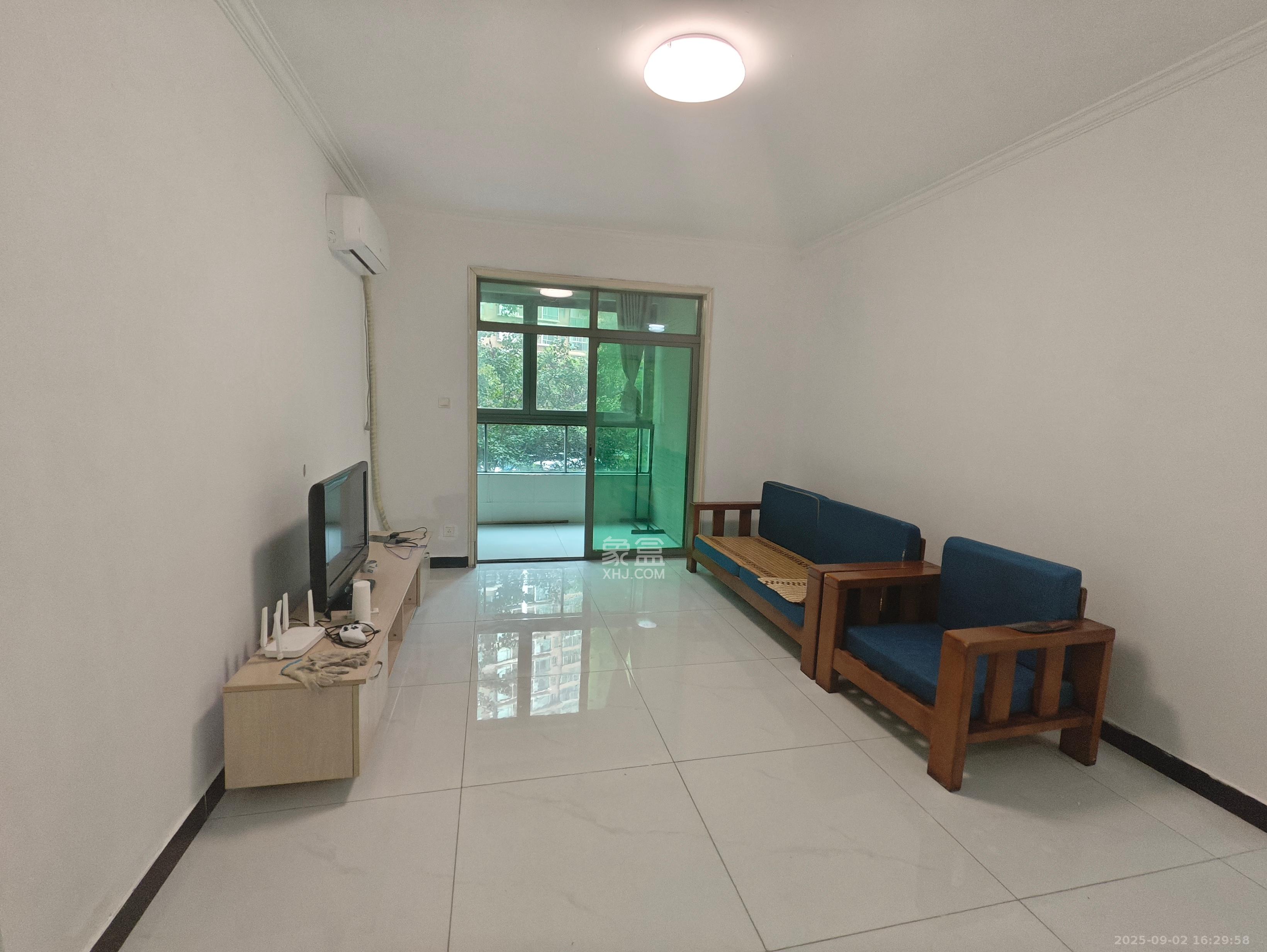 新城新世界一二三期  3室2厅2卫    2300.0元/月 新城新世界一二三期  3室2厅2卫    2300.0元/月室内图