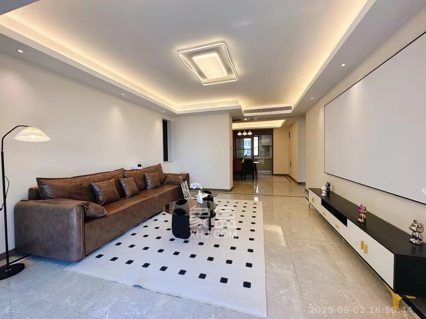 龙湖铂金中心(龙湖春江郦城)  4室2厅2卫    5800.0元/月 龙湖铂金中心(龙湖春江郦城)  4室2厅2卫    5800.0元/月室内图