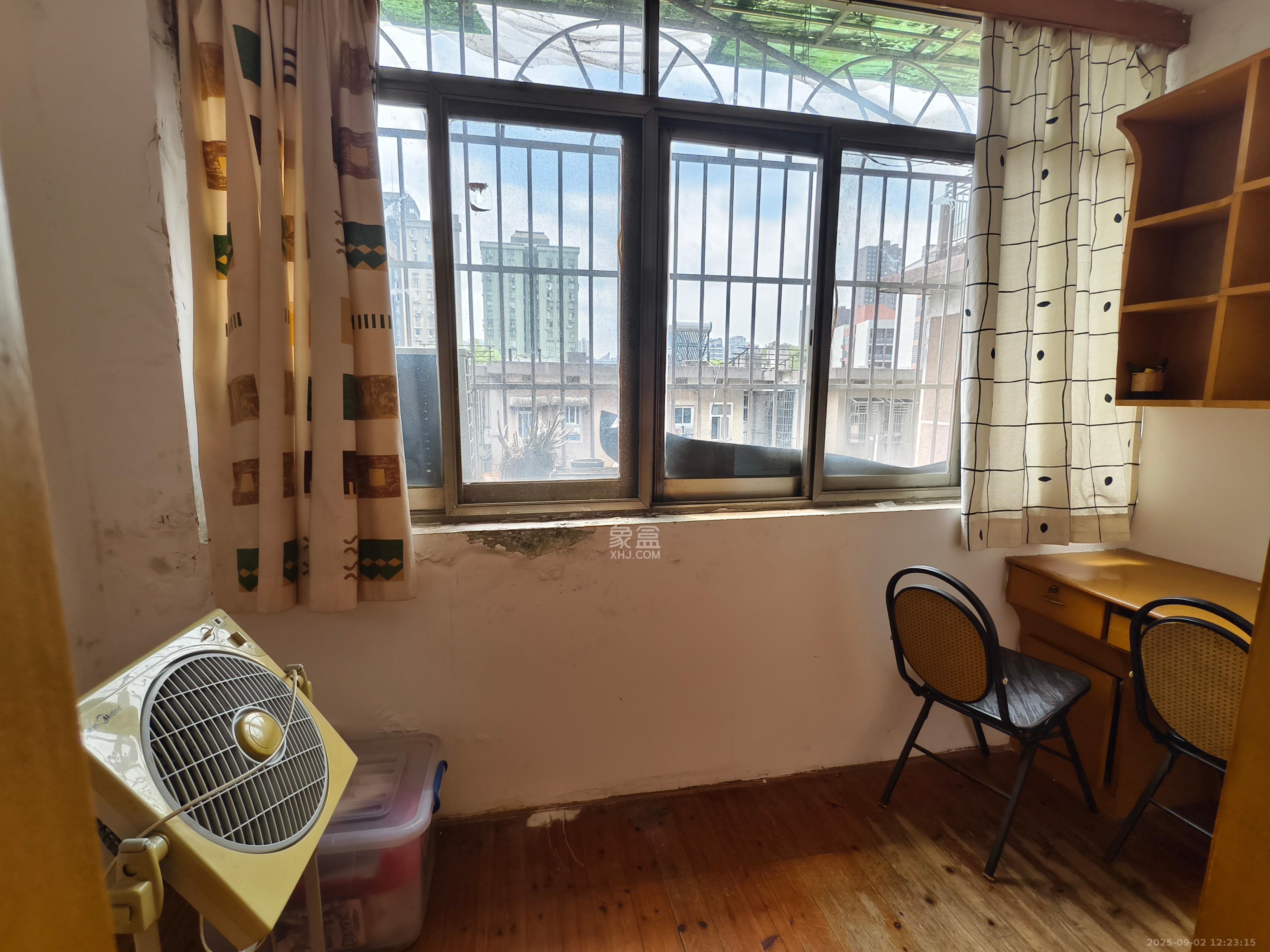 湖南医大附二院红旗区宿舍  2室1厅1卫    1500.0元/月室内图