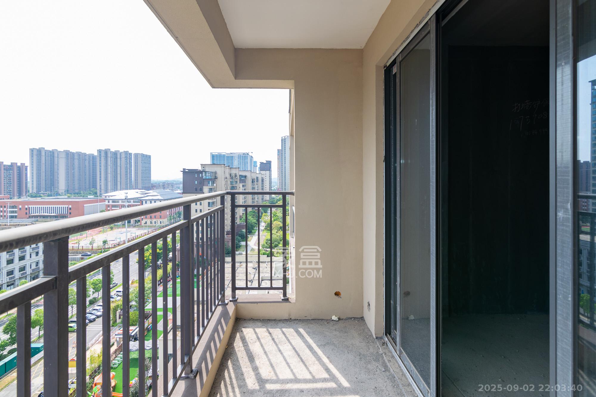 澳海望洲府  3室2厅1卫    65.8万 澳海望洲府  3室2厅1卫    65.8万阳台