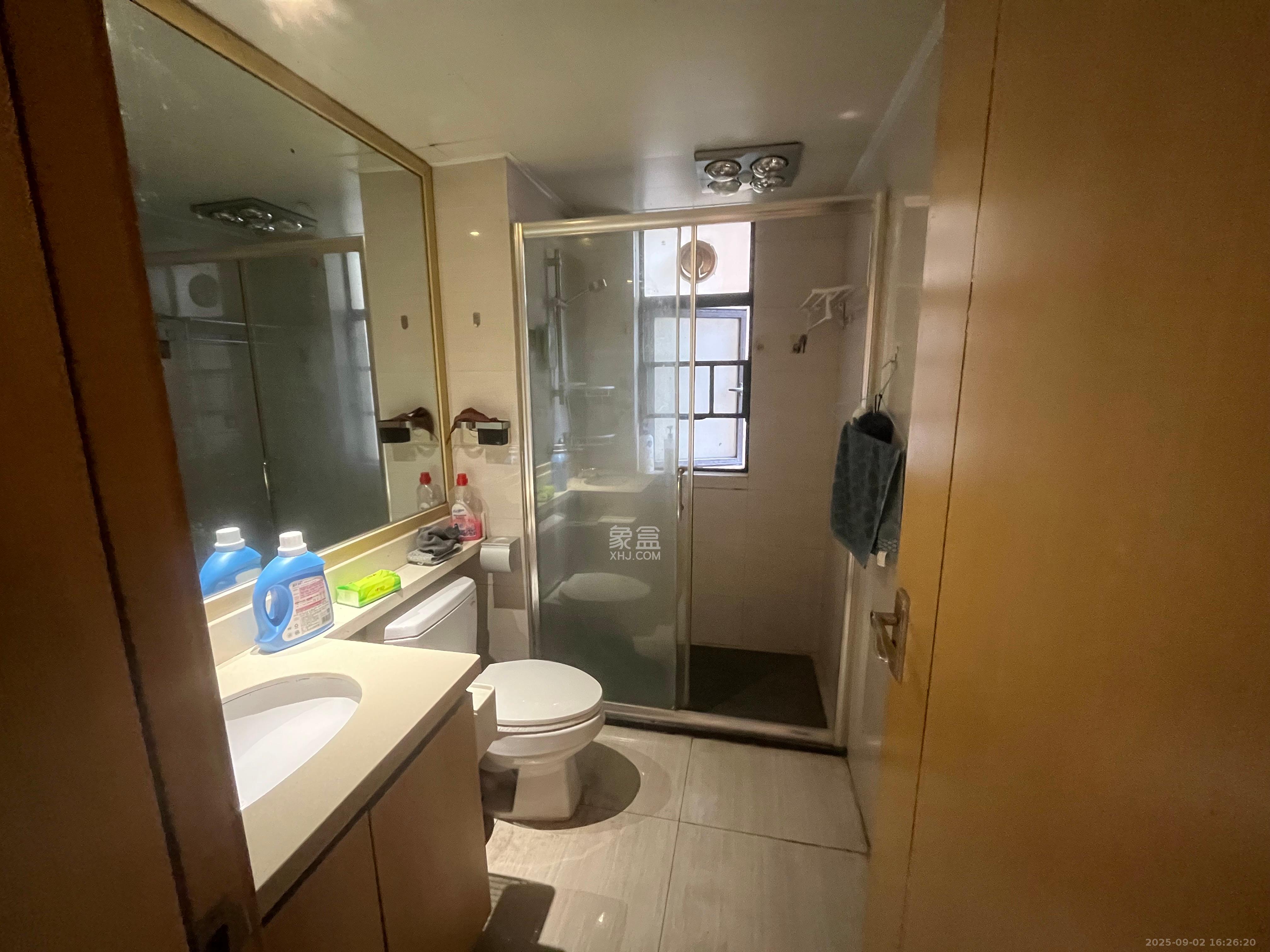 中海国际三期  3室2厅1卫    2200.0元/月 中海国际三期  3室2厅1卫    2200.0元/月室内图