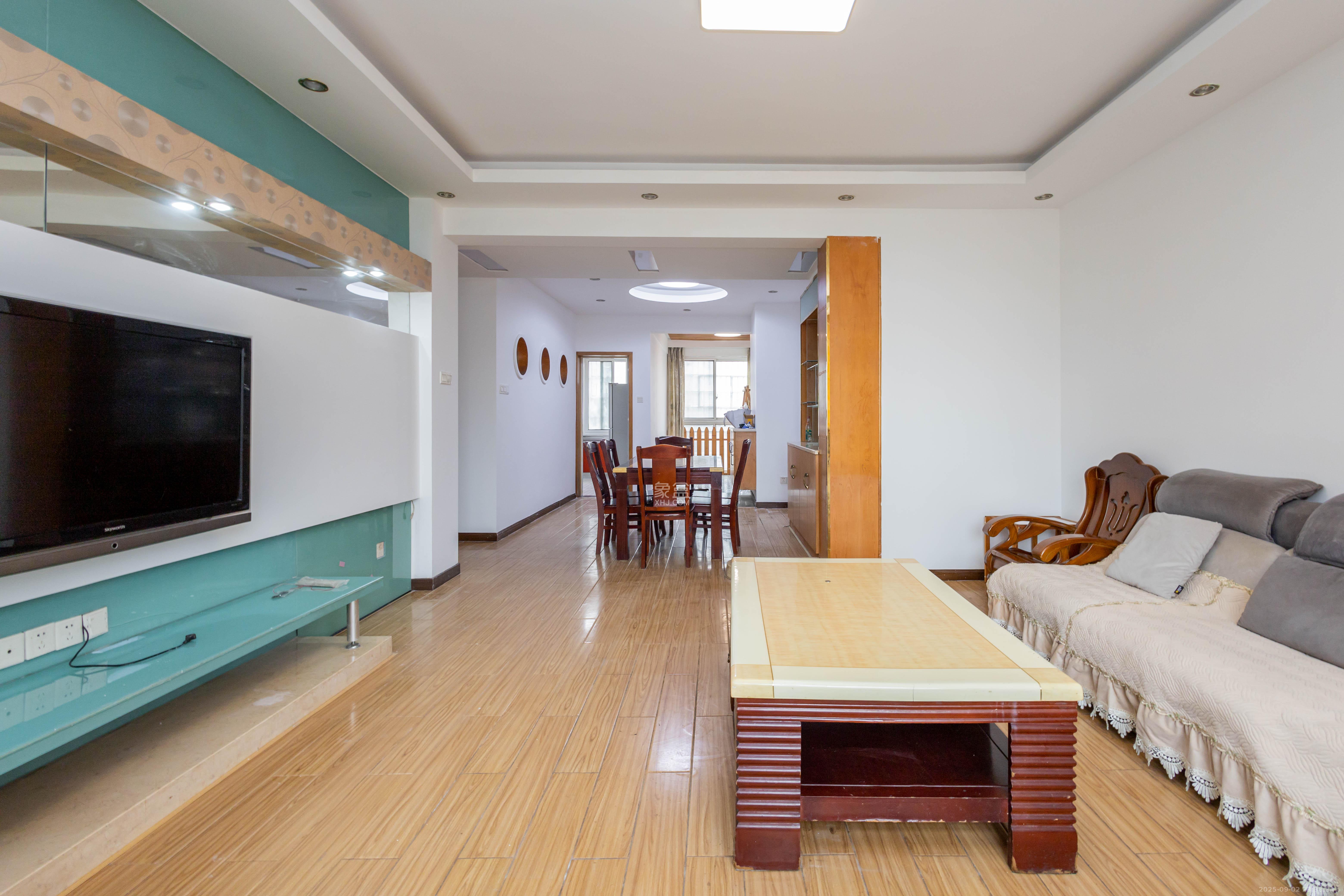 星城国际 4室2厅2卫 66.8万 星城国际 4室2厅2卫 66.8万客厅