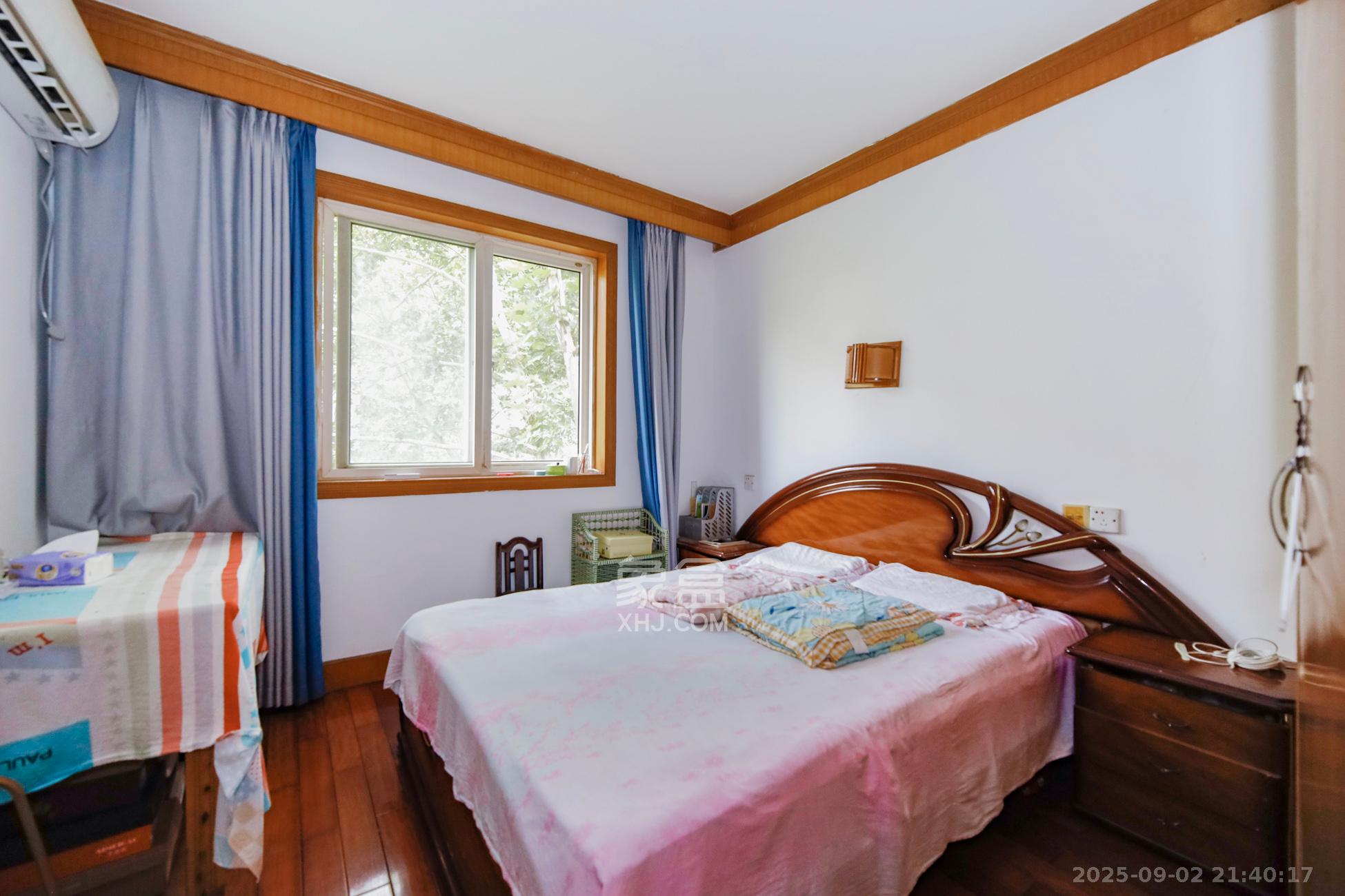 融城花苑  3室2厅2卫    64.0万卧室