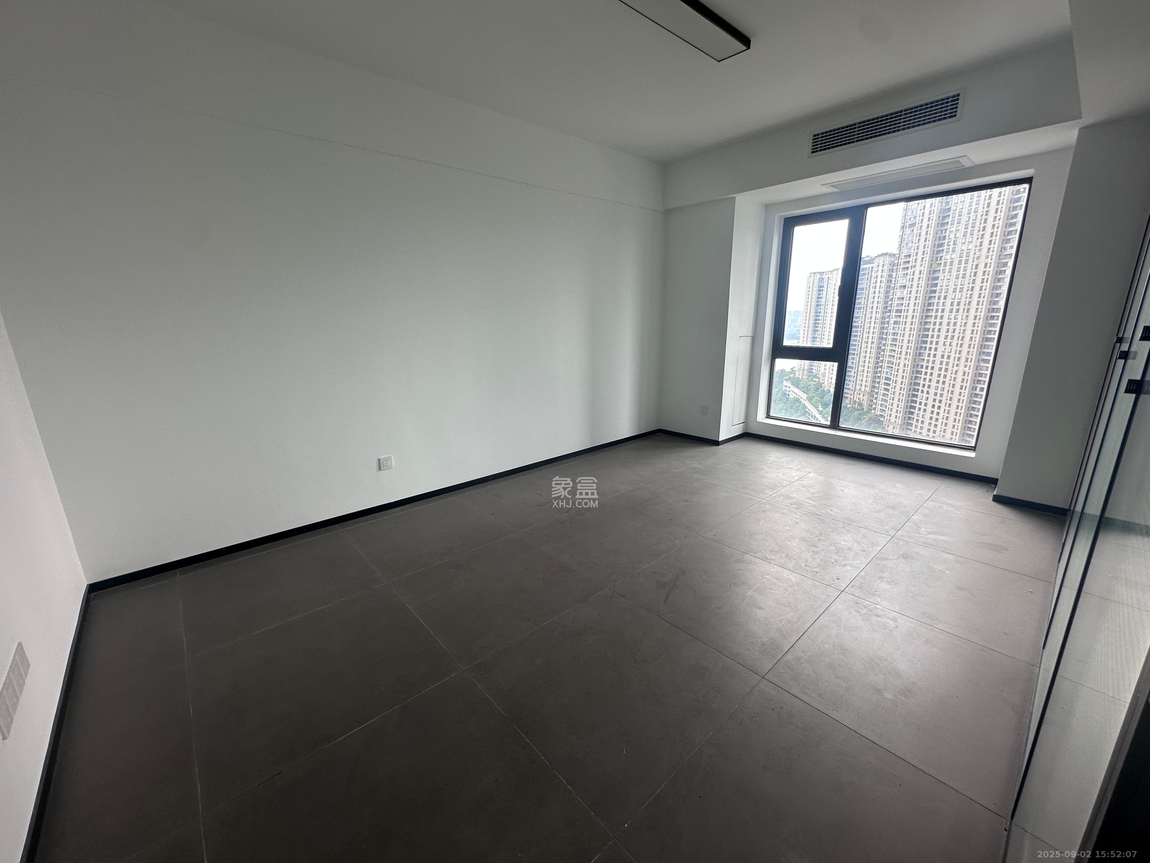 卓越江岸  1室0厅0卫    4000.0元/月室内图