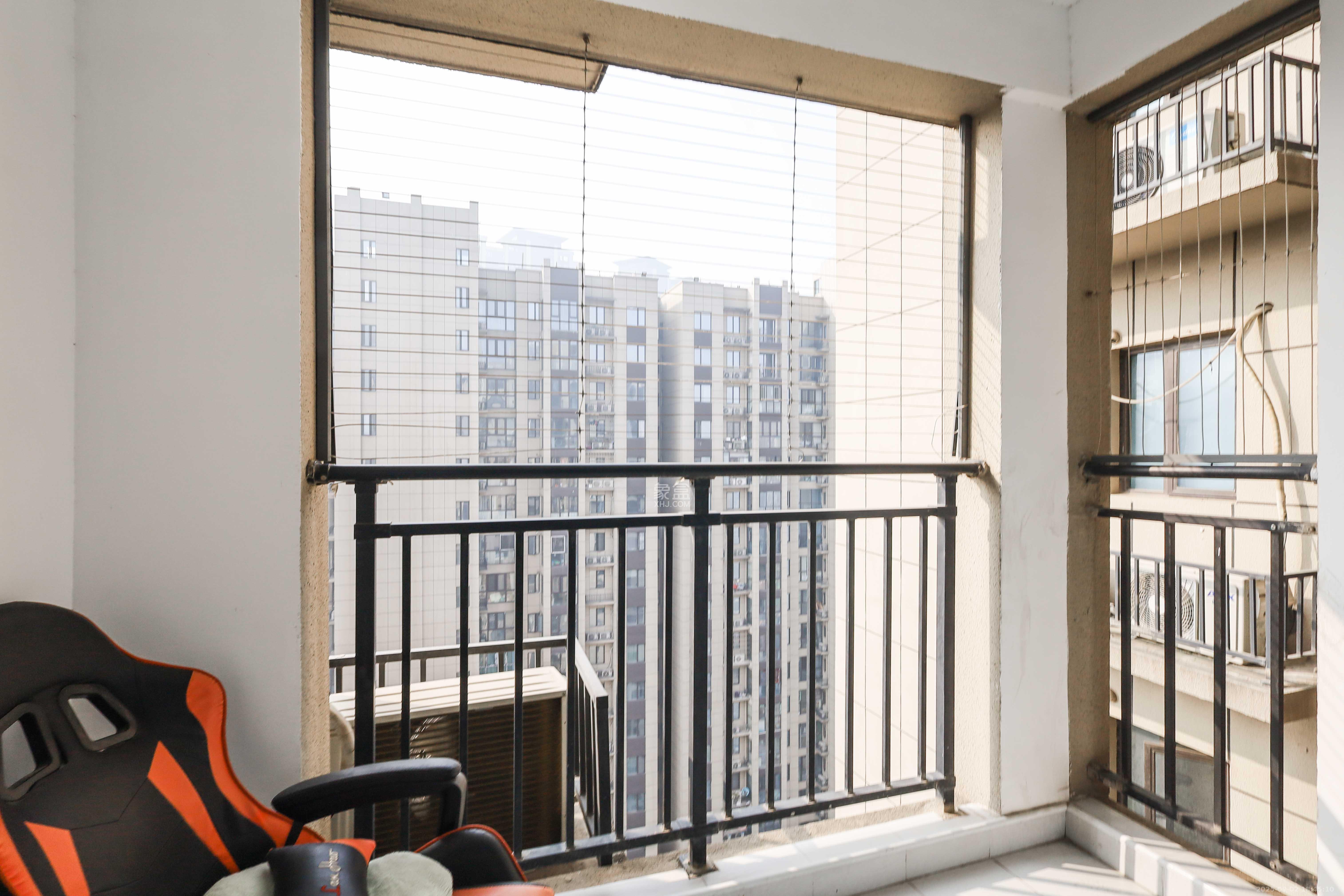 中国铁建梅溪青秀二期  4室2厅2卫    142.0万阳台