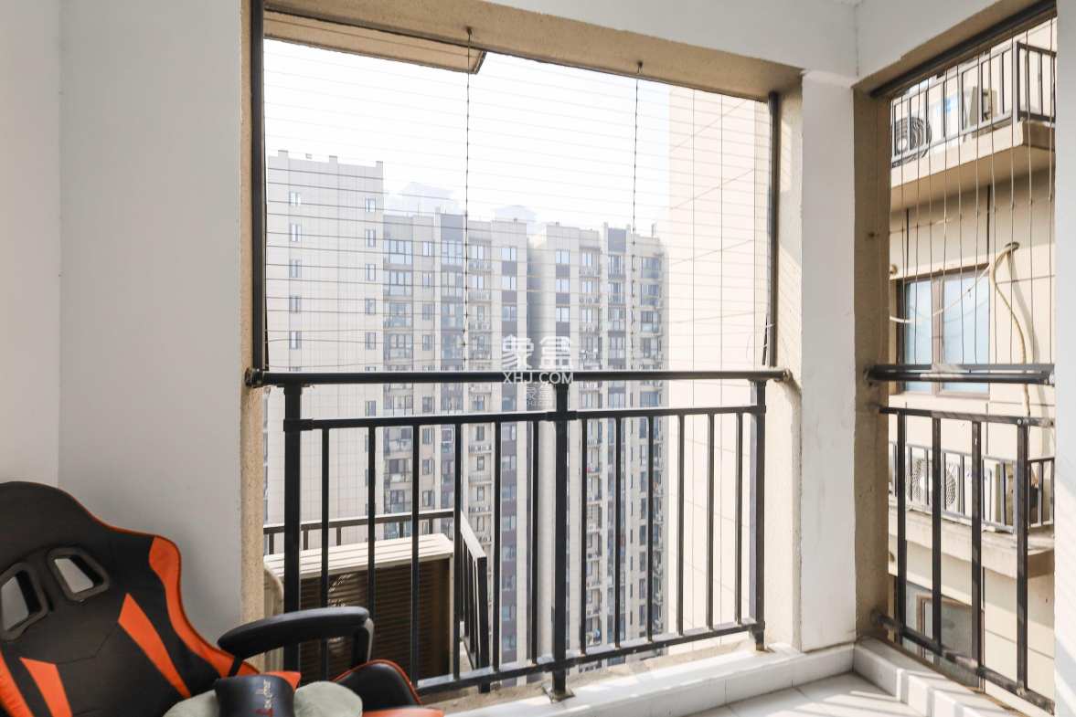 中国铁建梅溪青秀二期 4室2厅2卫 142.0万 中国铁建梅溪青秀二期 4室2厅2卫 142.0万阳台