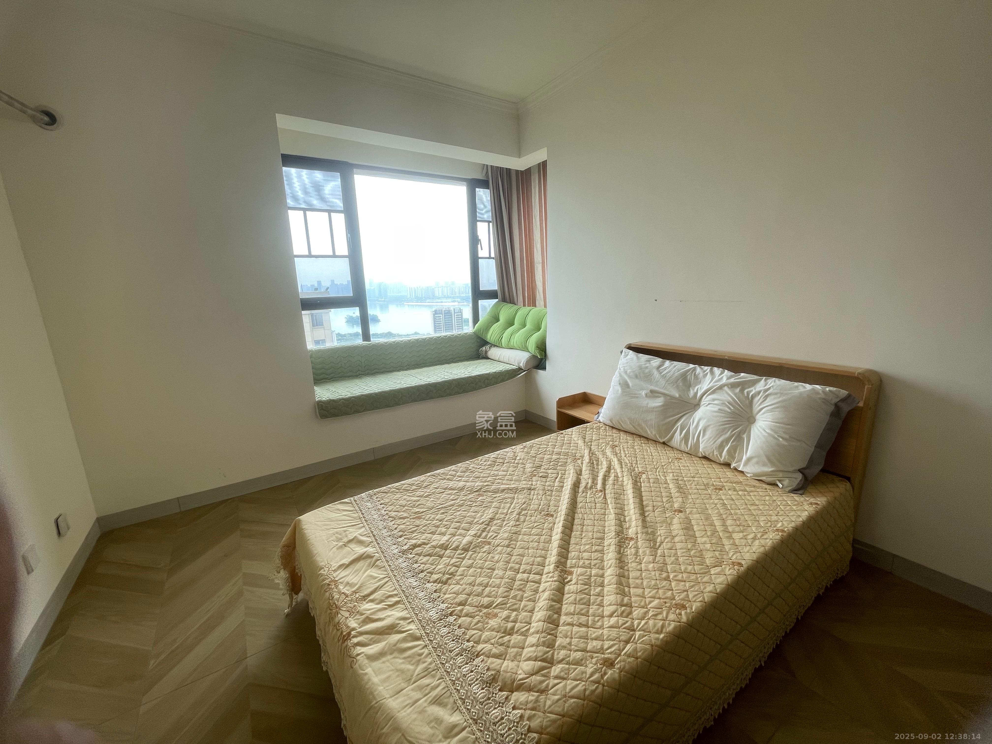 山语城三期  3室1厅1卫    2300.0元/月 山语城三期  3室1厅1卫    2300.0元/月室内图1