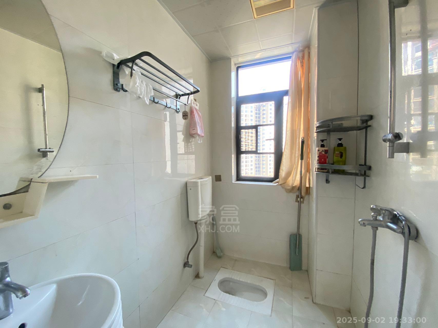 龙腾国际 2室2厅1卫 1700.0元/月 龙腾国际 2室2厅1卫 1700.0元/月室内图