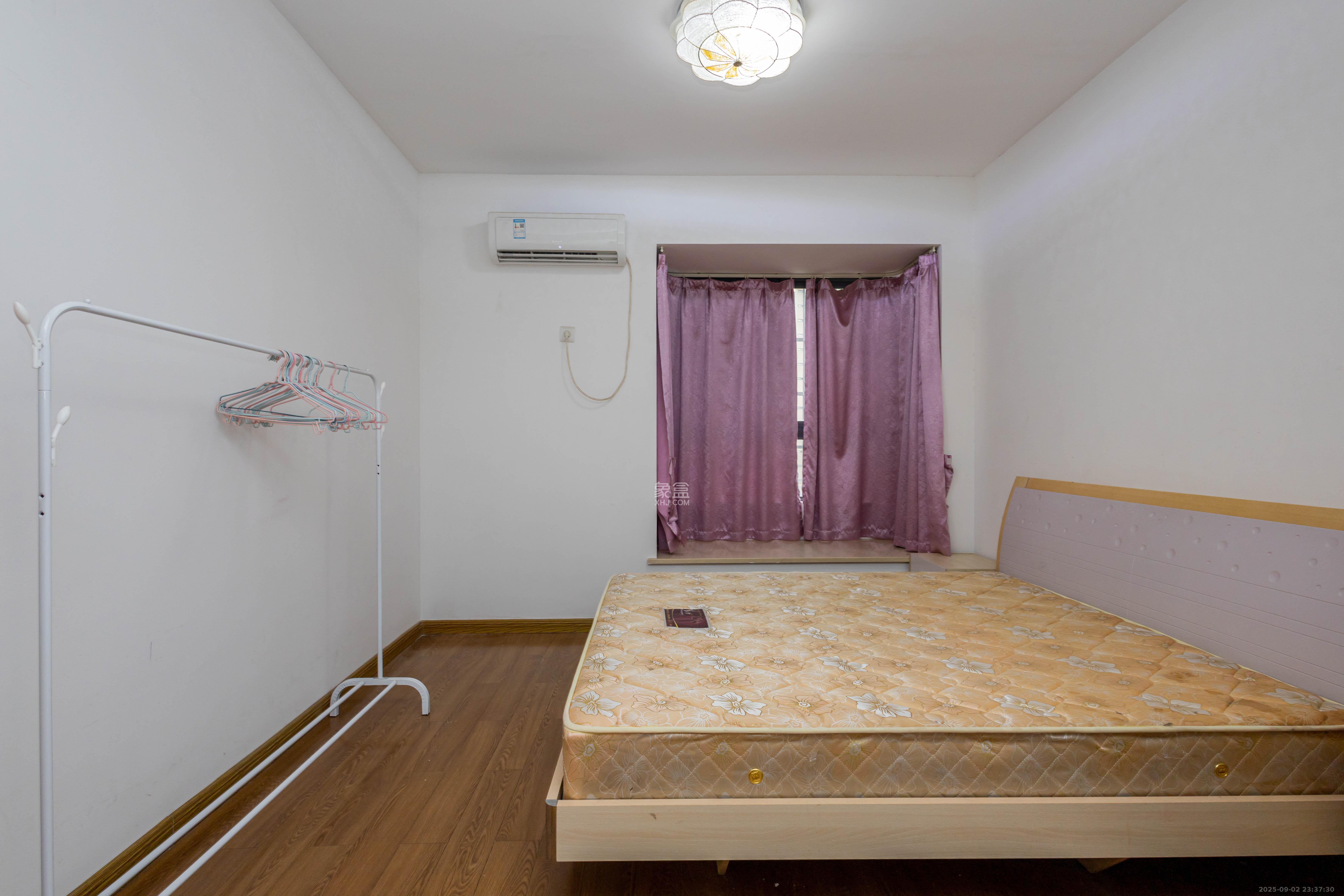 高林仕家  3室2厅2卫    65.0万卧室