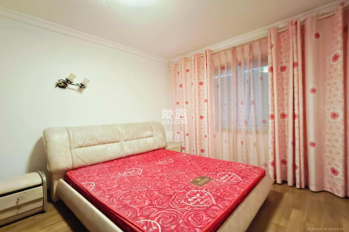 湘绣城 3室2厅2卫 1800.0元/月 湘绣城 3室2厅2卫 1800.0元/月室内图