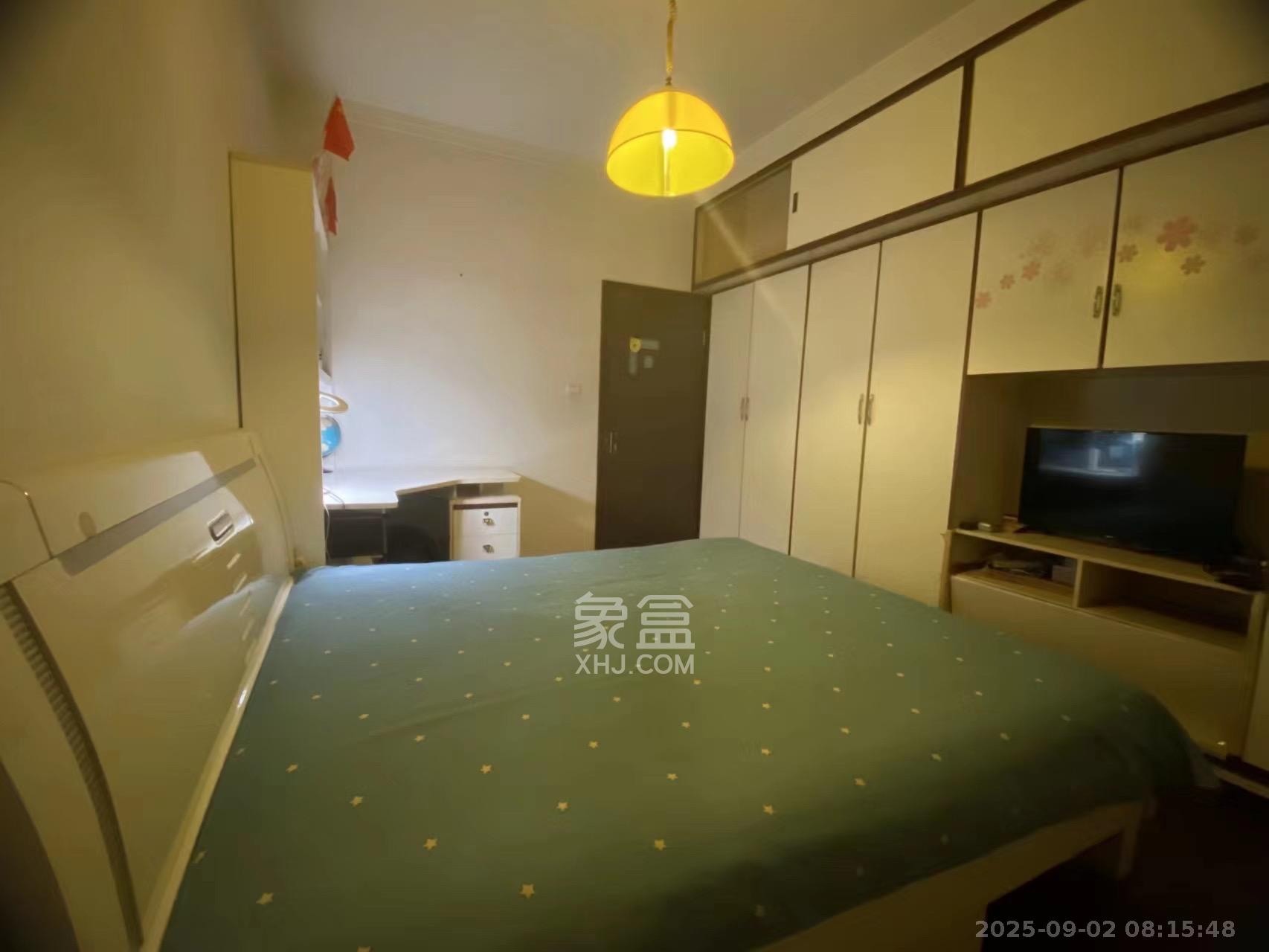 英才园丰颐苑  4室2厅2卫    3500.0元/月 英才园丰颐苑  4室2厅2卫    3500.0元/月室内图