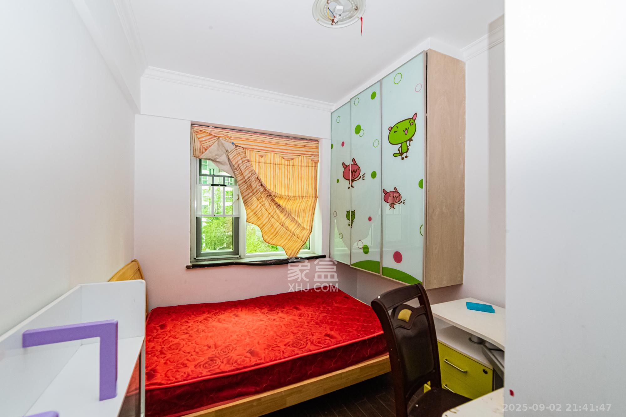 珠江花城一期桂苑 3室2厅1卫 120.0万 珠江花城一期桂苑 3室2厅1卫 120.0万卧室