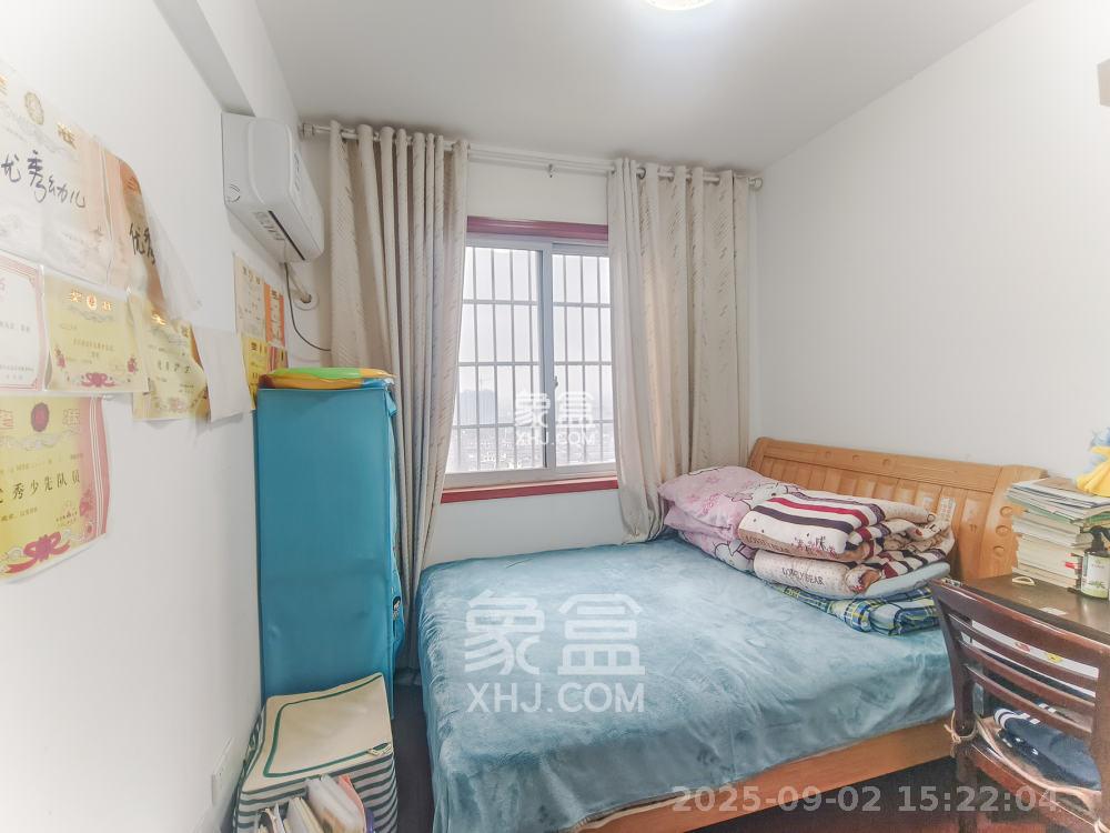 世景华庭  3室2厅2卫    2500.0元/月室内图