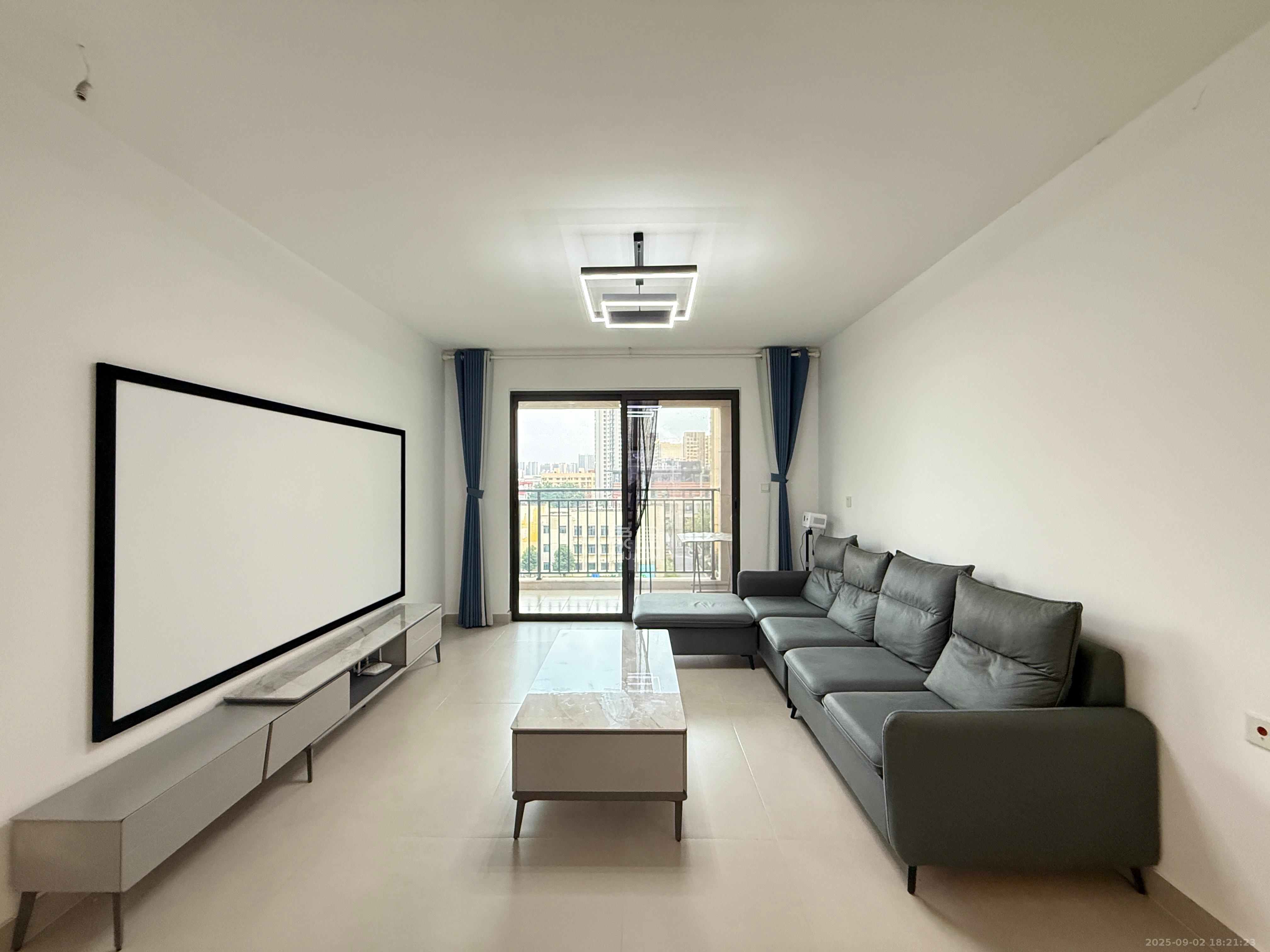 世茂璀璨天城 4室2厅2卫 4000.0元/月 世茂璀璨天城 4室2厅2卫 4000.0元/月室内图