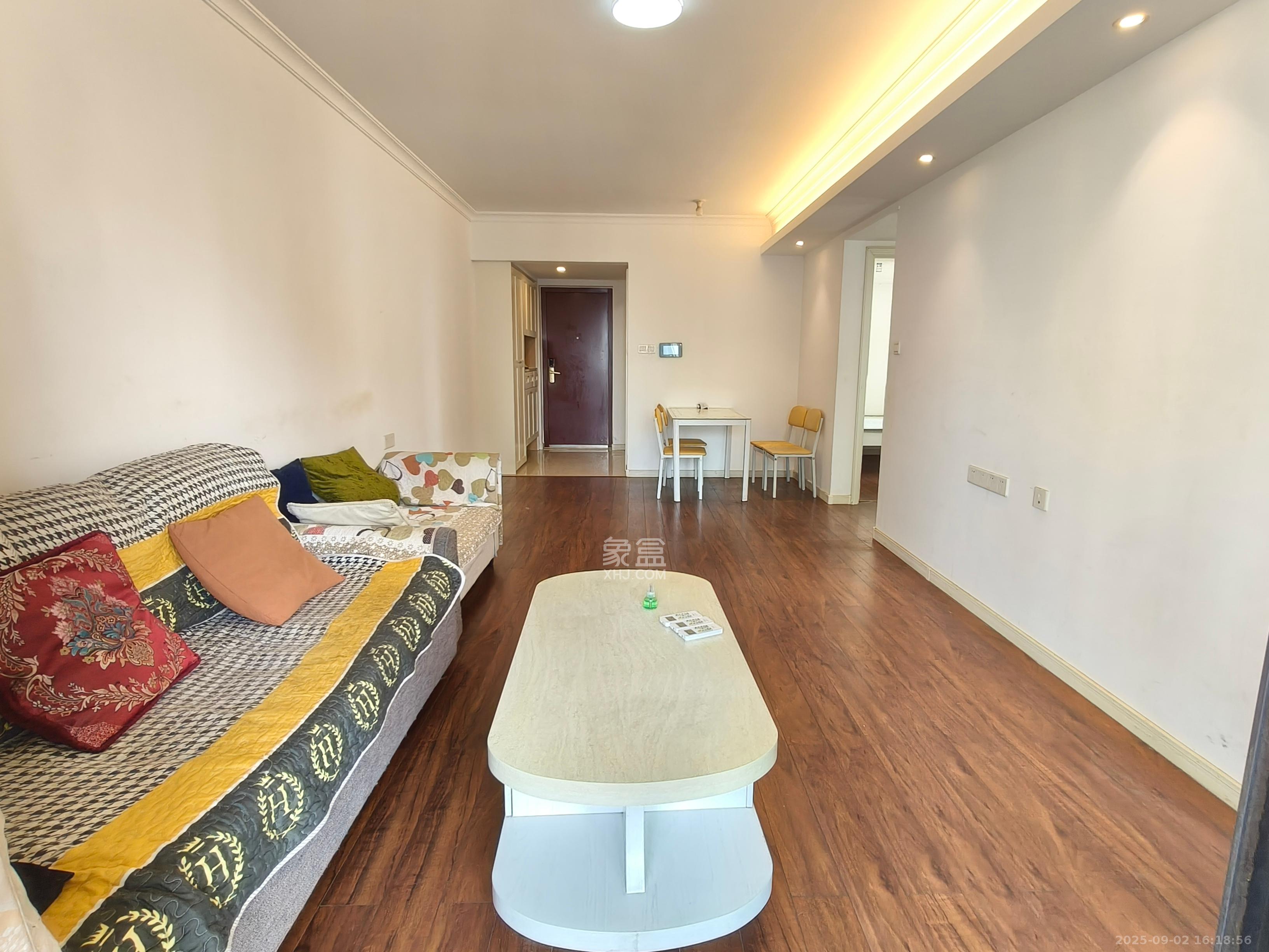 万科魅力之城锋镜里 3室2厅1卫 2200.0元/月 万科魅力之城锋镜里 3室2厅1卫 2200.0元/月室内图