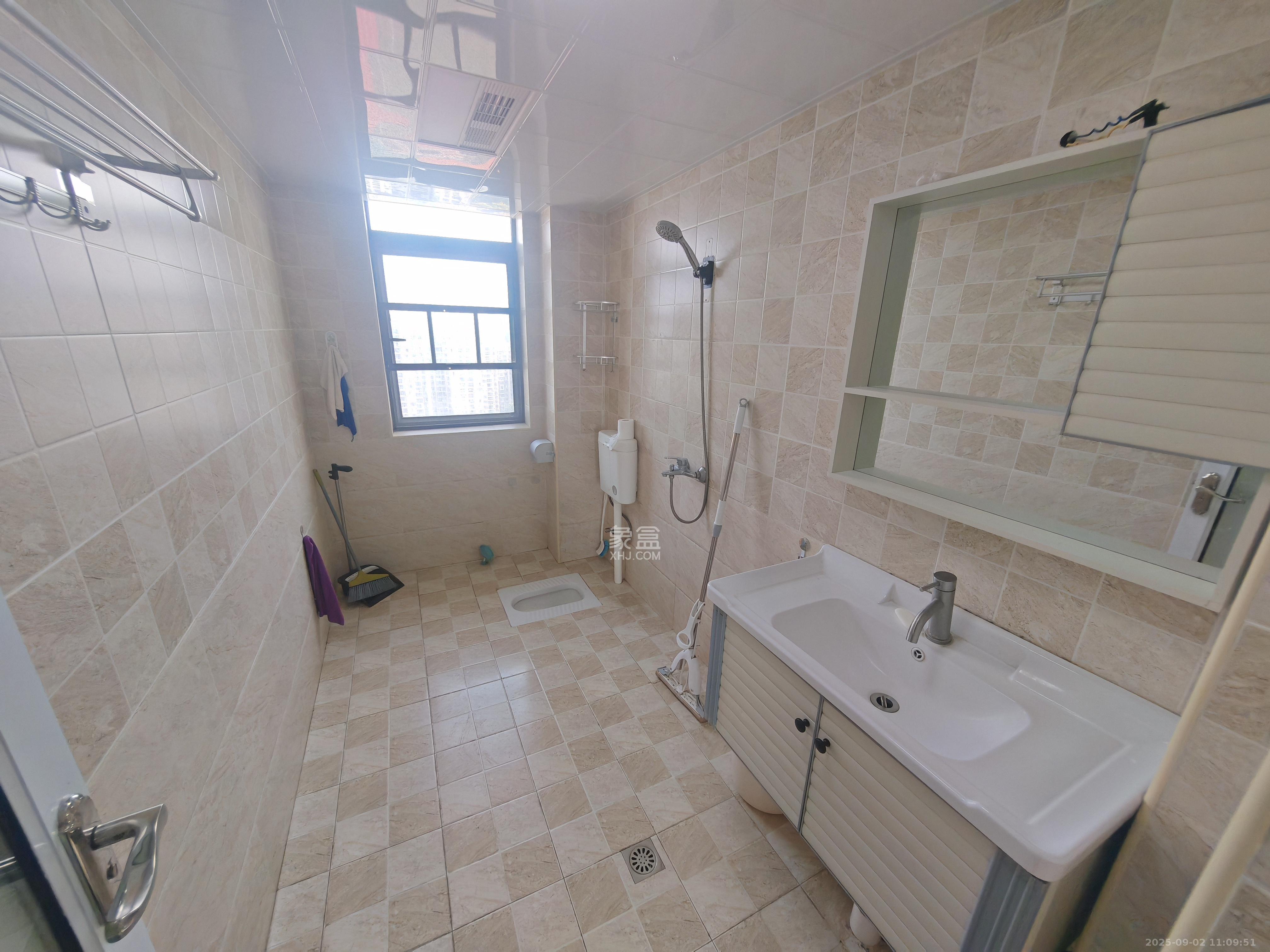 湘水熙园 4室2厅1卫 3300.0元/月 湘水熙园 4室2厅1卫 3300.0元/月室内图