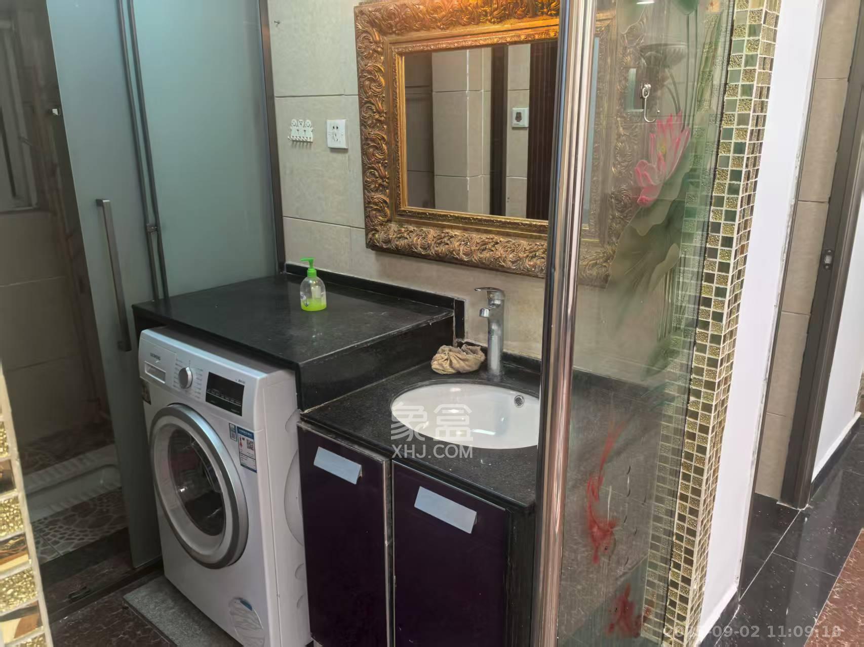 凤凰苑 2室2厅1卫 2600.0元/月 凤凰苑 2室2厅1卫 2600.0元/月室内图