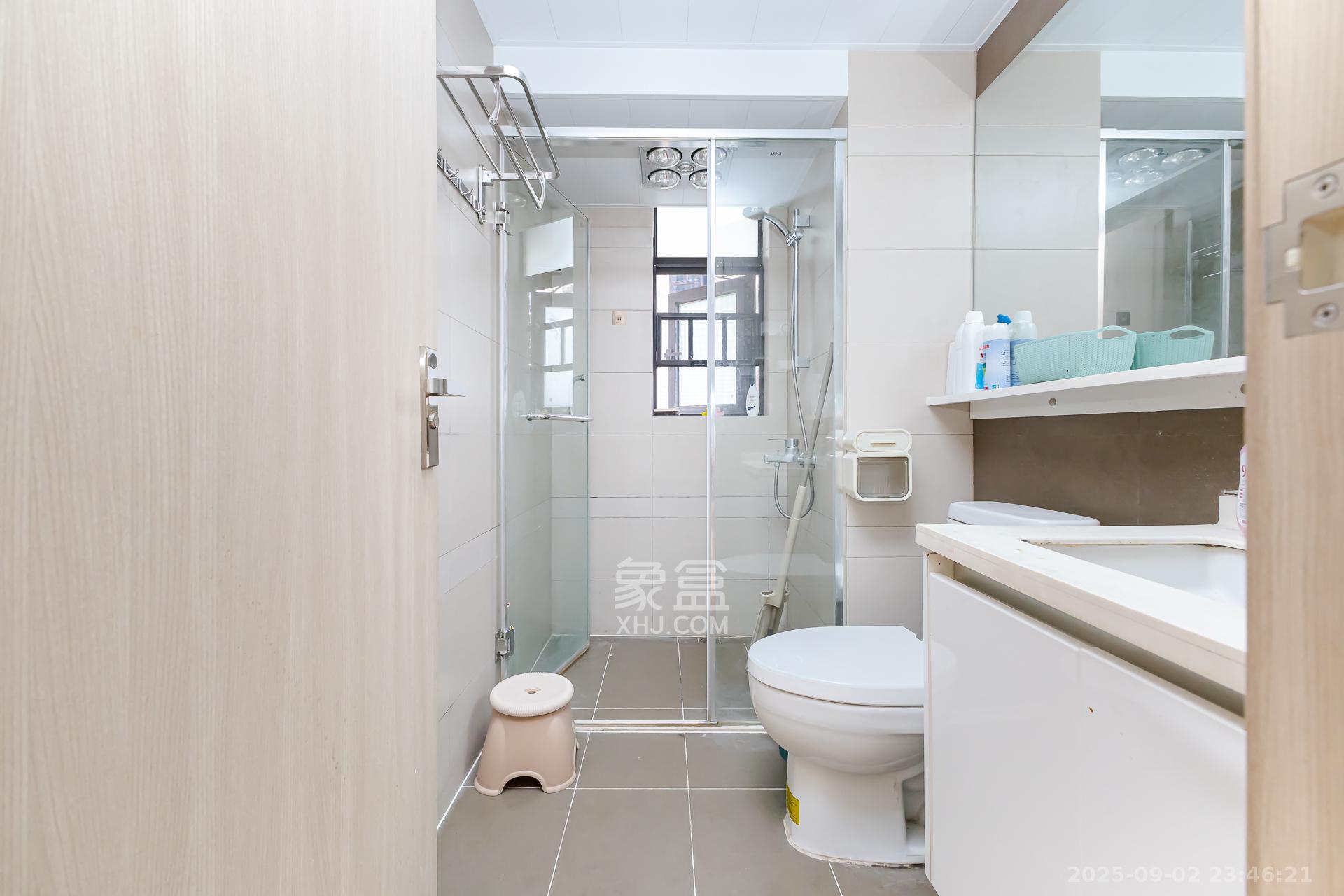 时代倾城三期  2室2厅1卫    68.0万 时代倾城三期  2室2厅1卫    68.0万卫生间