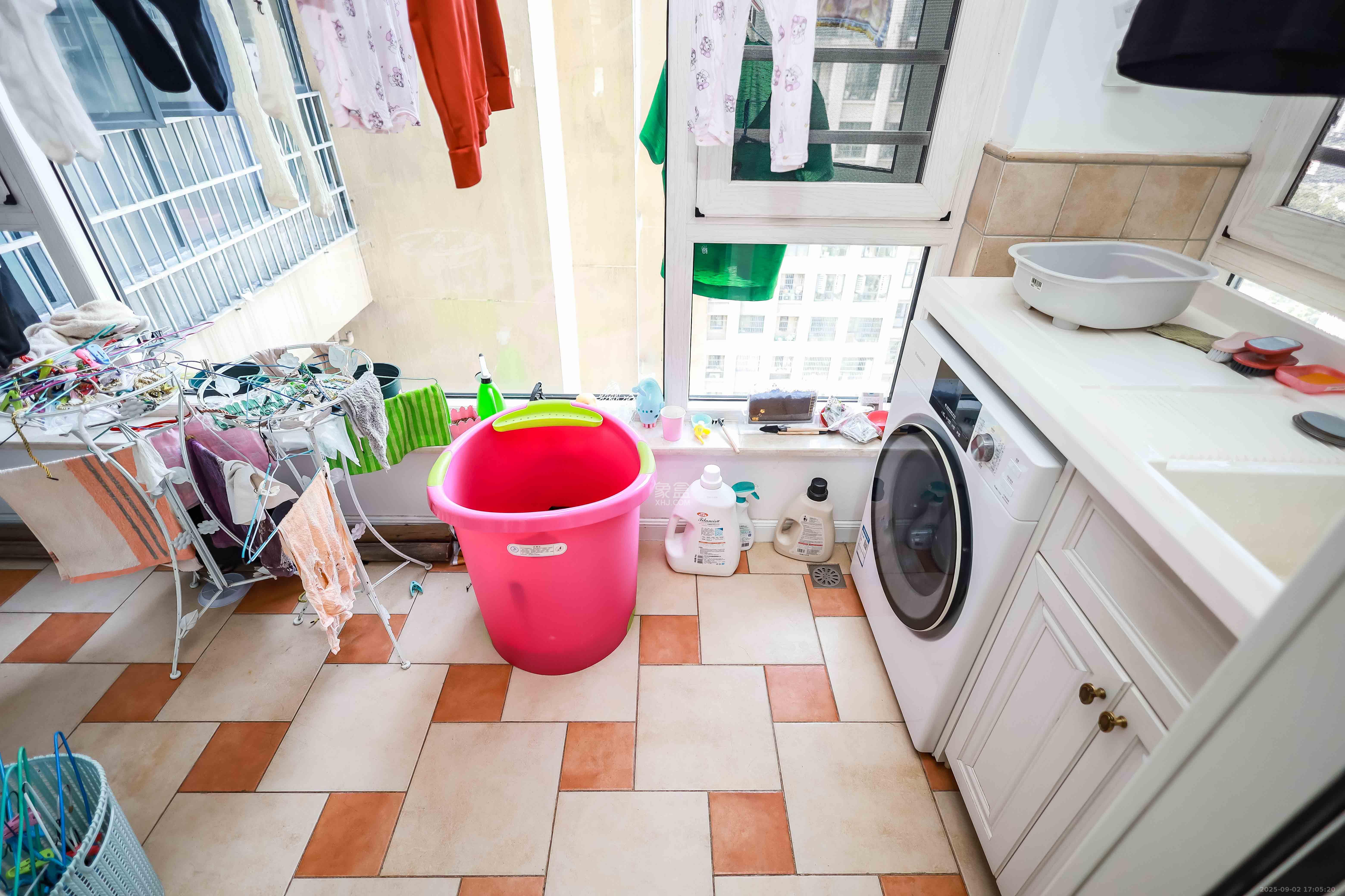 天麓尚层  4室2厅2卫    120.0万 天麓尚层  4室2厅2卫    120.0万阳台