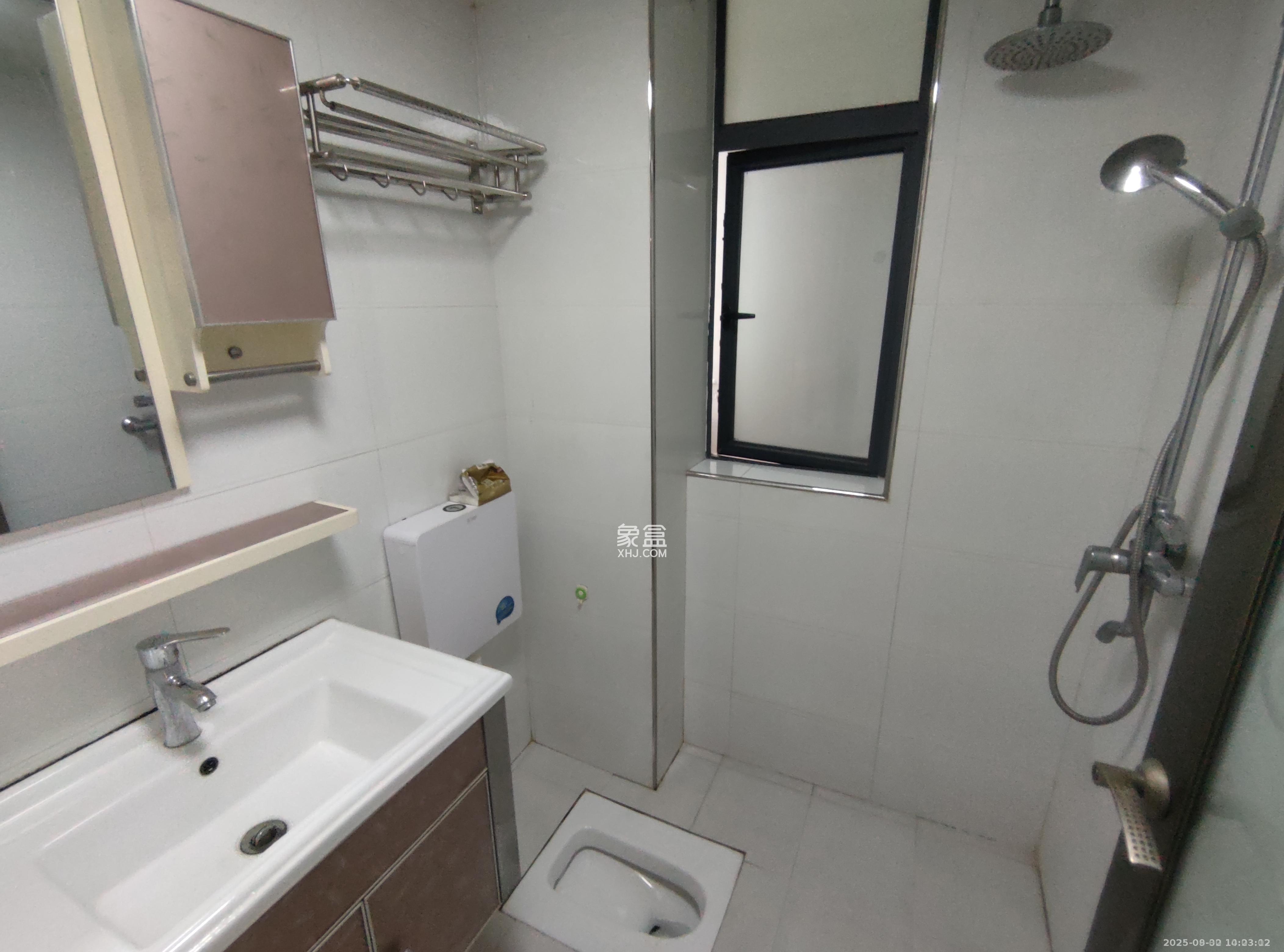 梨子山社区长电宿舍  2室1厅1卫    1650.0元/月 梨子山社区长电宿舍  2室1厅1卫    1650.0元/月室内图