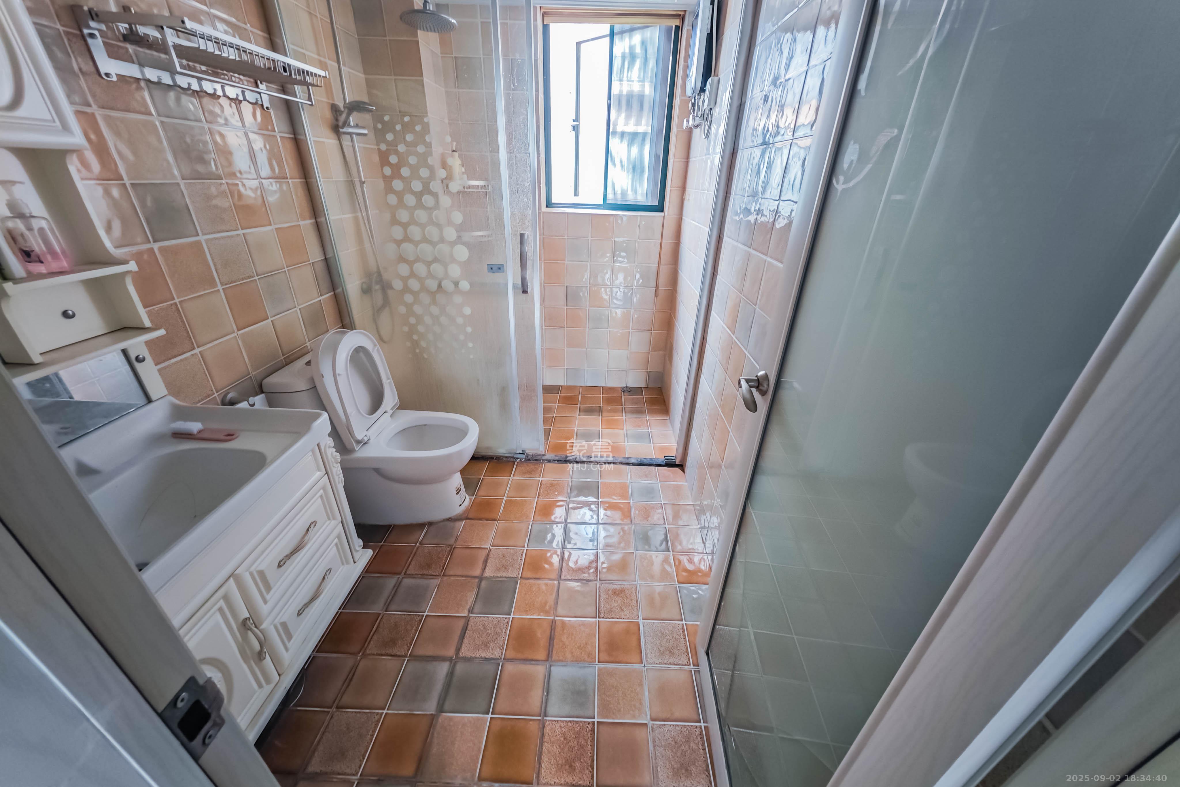 博远大厦(中南院科技综合大厦) 4室2厅2卫 165.0万 博远大厦(中南院科技综合大厦) 4室2厅2卫 165.0万卫生间