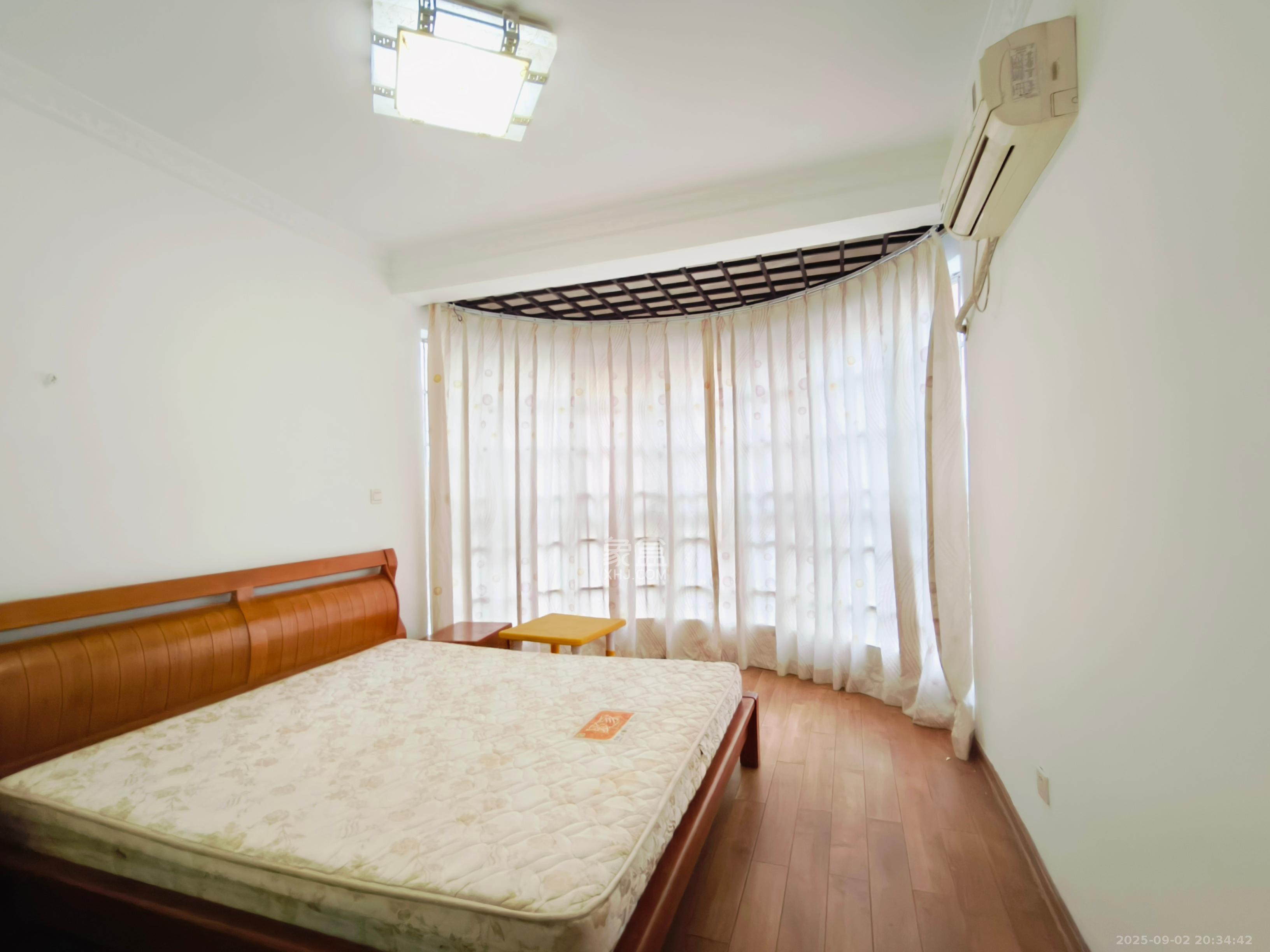 湘绣城 3室2厅2卫 1800.0元/月 湘绣城 3室2厅2卫 1800.0元/月室内图