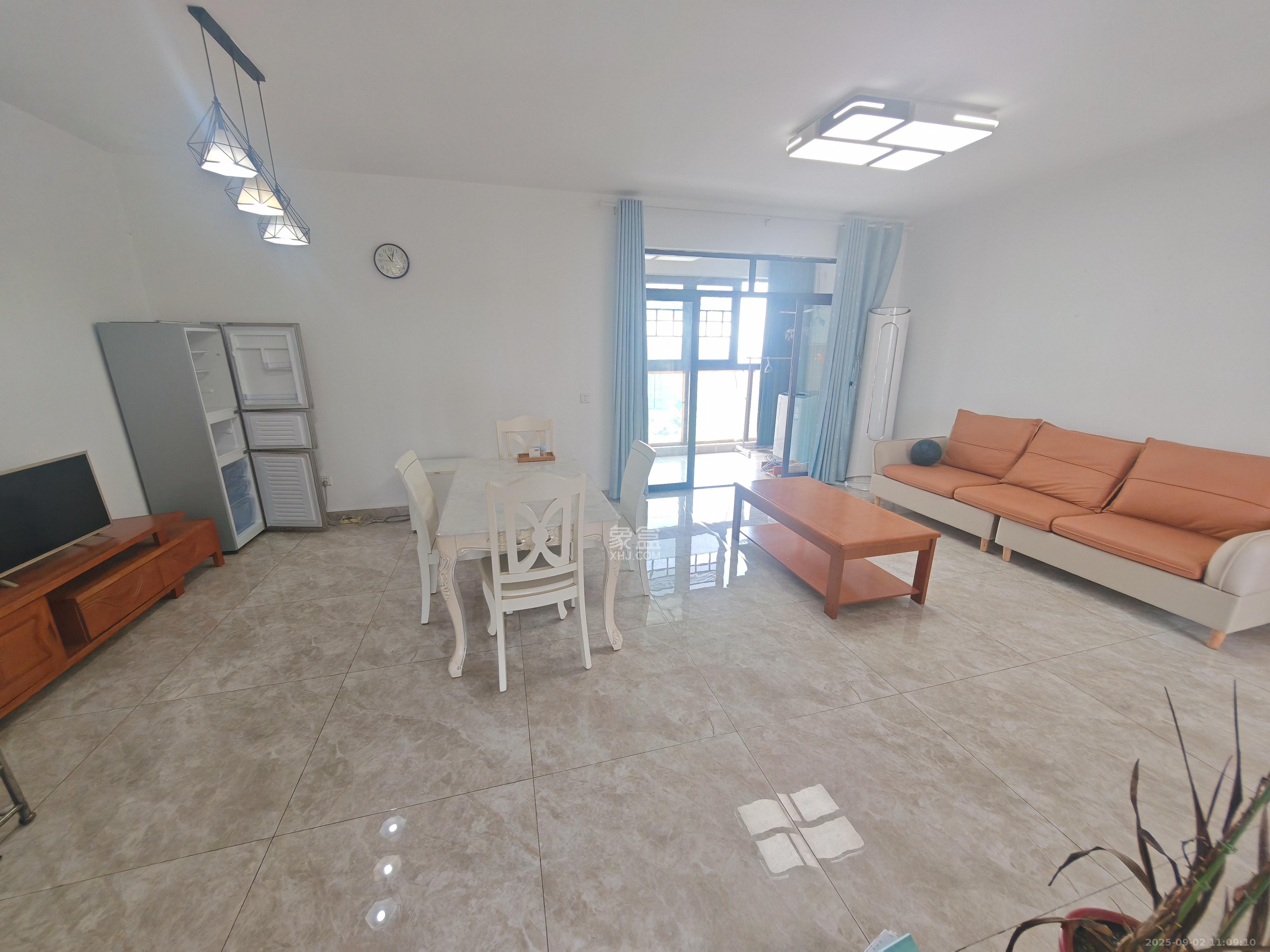 湘水熙园 4室2厅1卫 3300.0元/月 湘水熙园 4室2厅1卫 3300.0元/月室内图