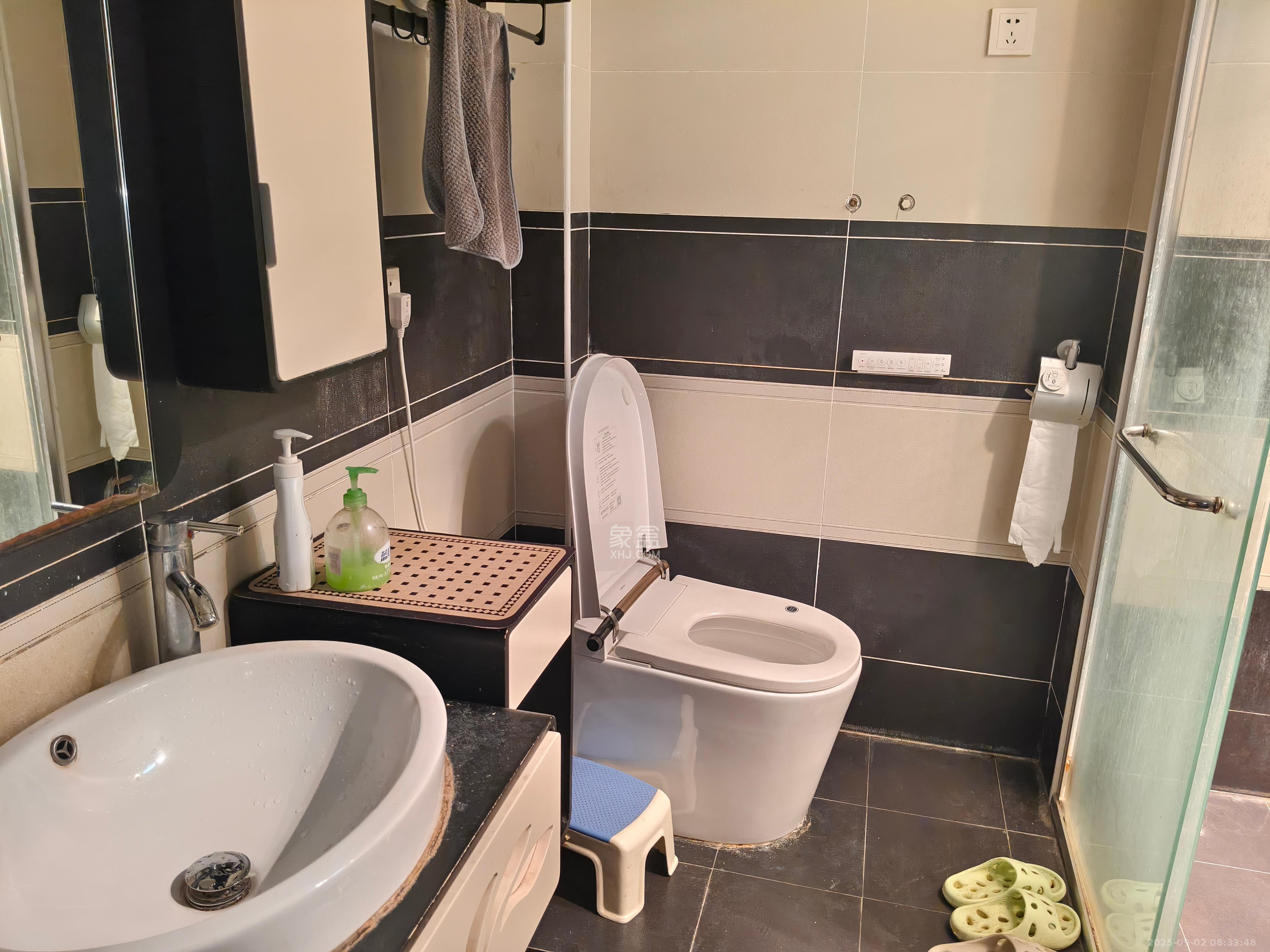 雄海花园  2室2厅1卫    2600.0元/月室内图