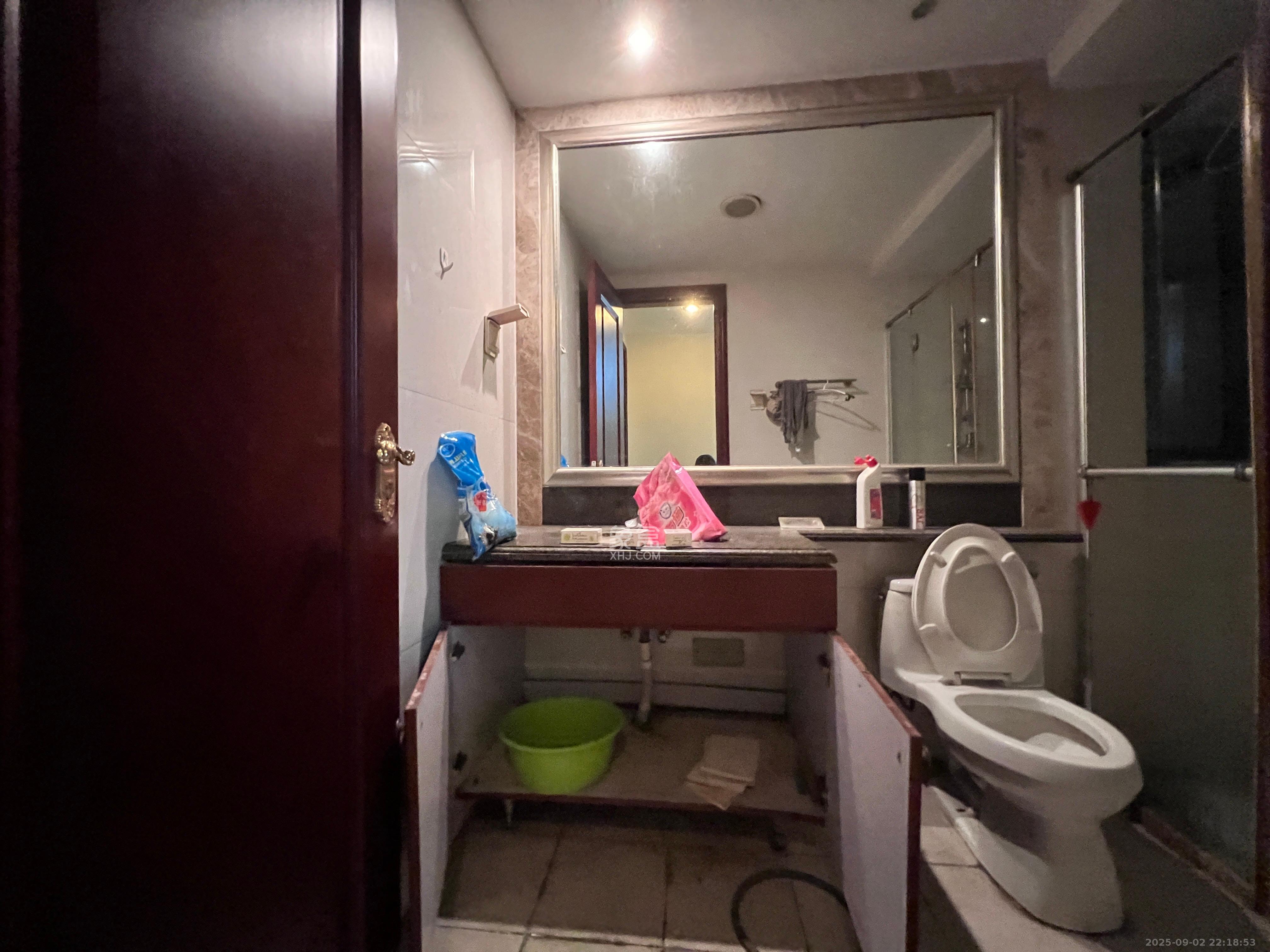 恒大绿洲 5室1厅3卫 6800.0元/月 恒大绿洲 5室1厅3卫 6800.0元/月室内图