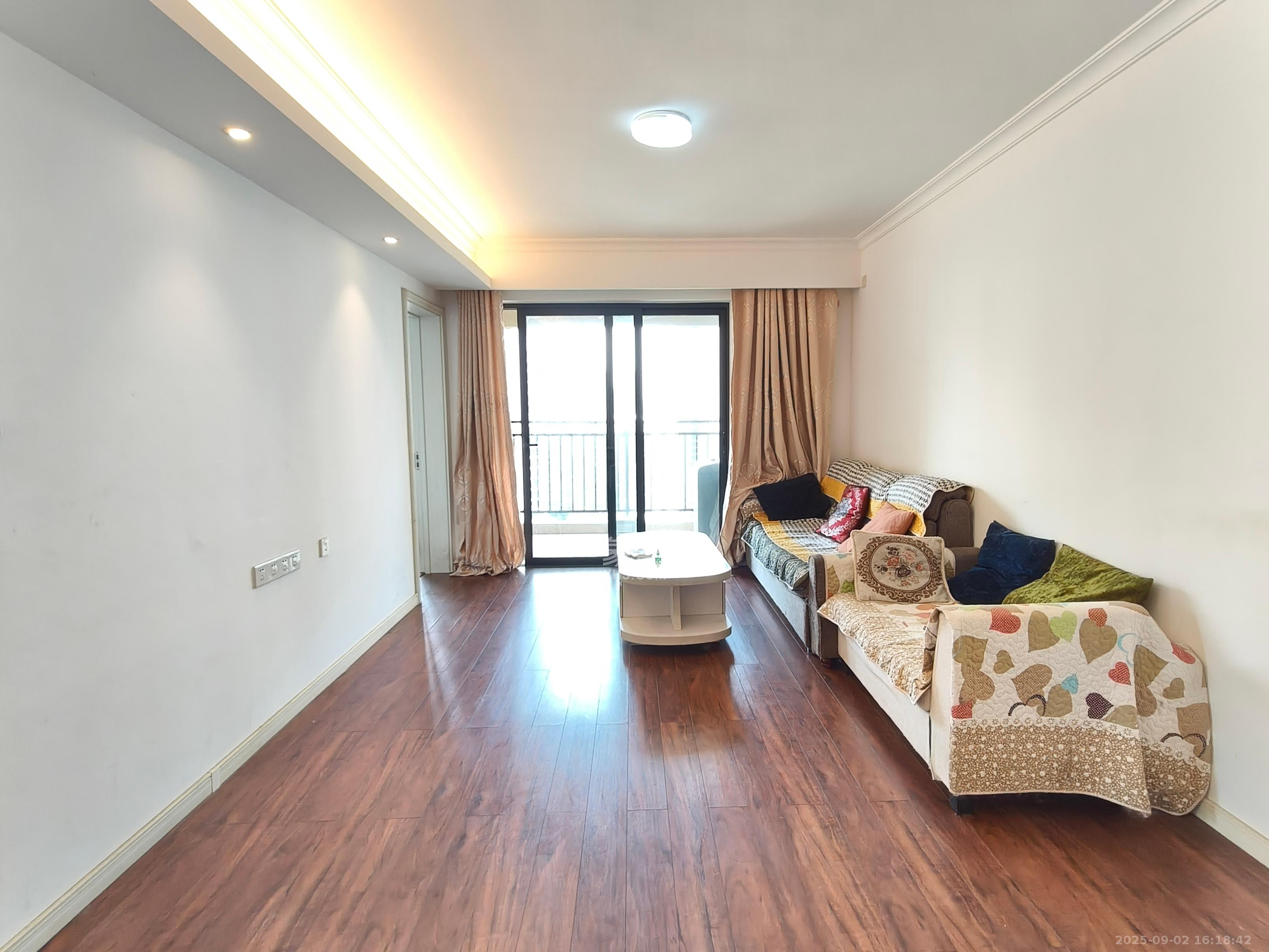 万科魅力之城锋镜里 3室2厅1卫 2200.0元/月 万科魅力之城锋镜里 3室2厅1卫 2200.0元/月室内图