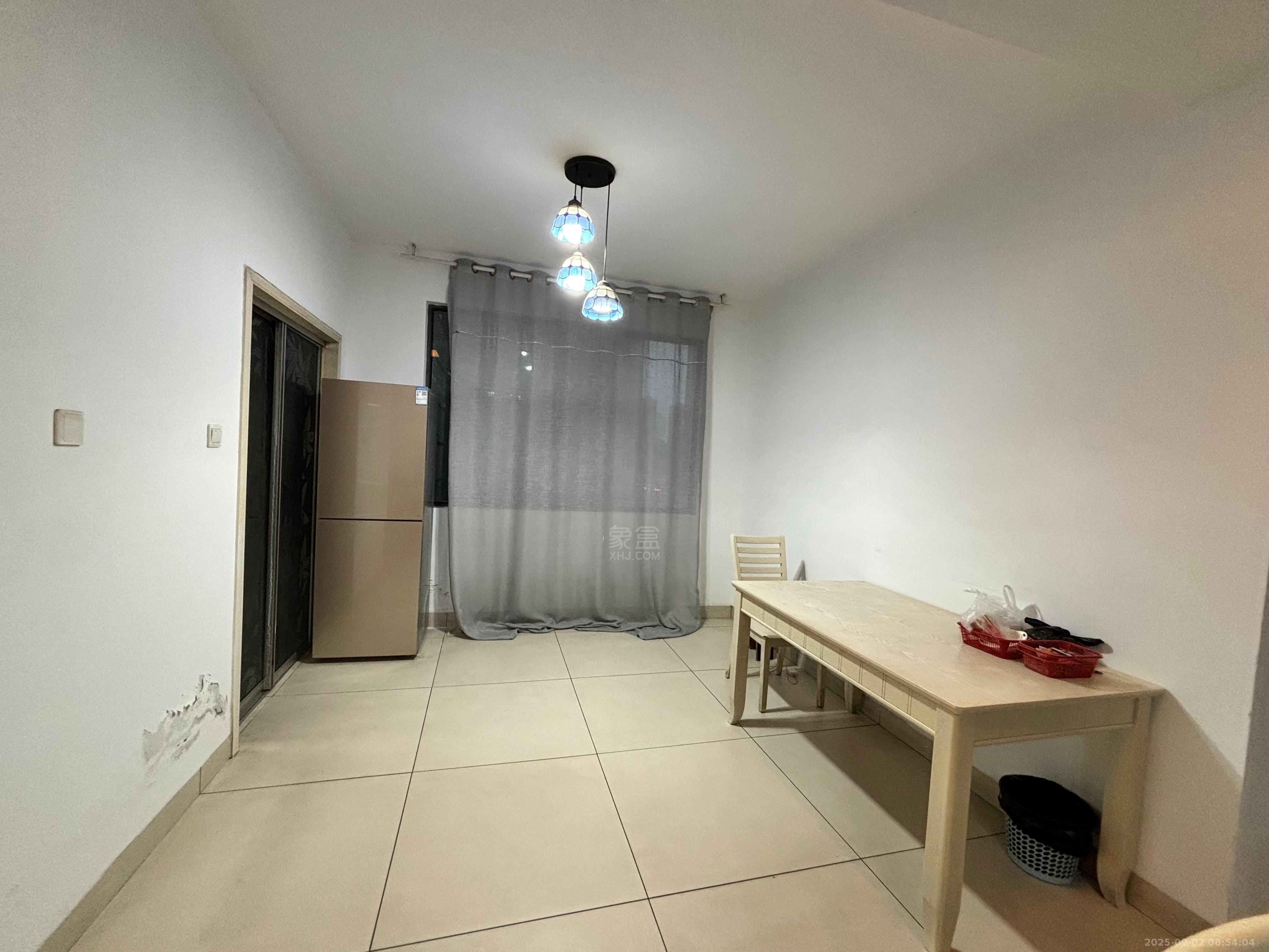 城市风景 3室1厅2卫 1800.0元/月 城市风景 3室1厅2卫 1800.0元/月室内图