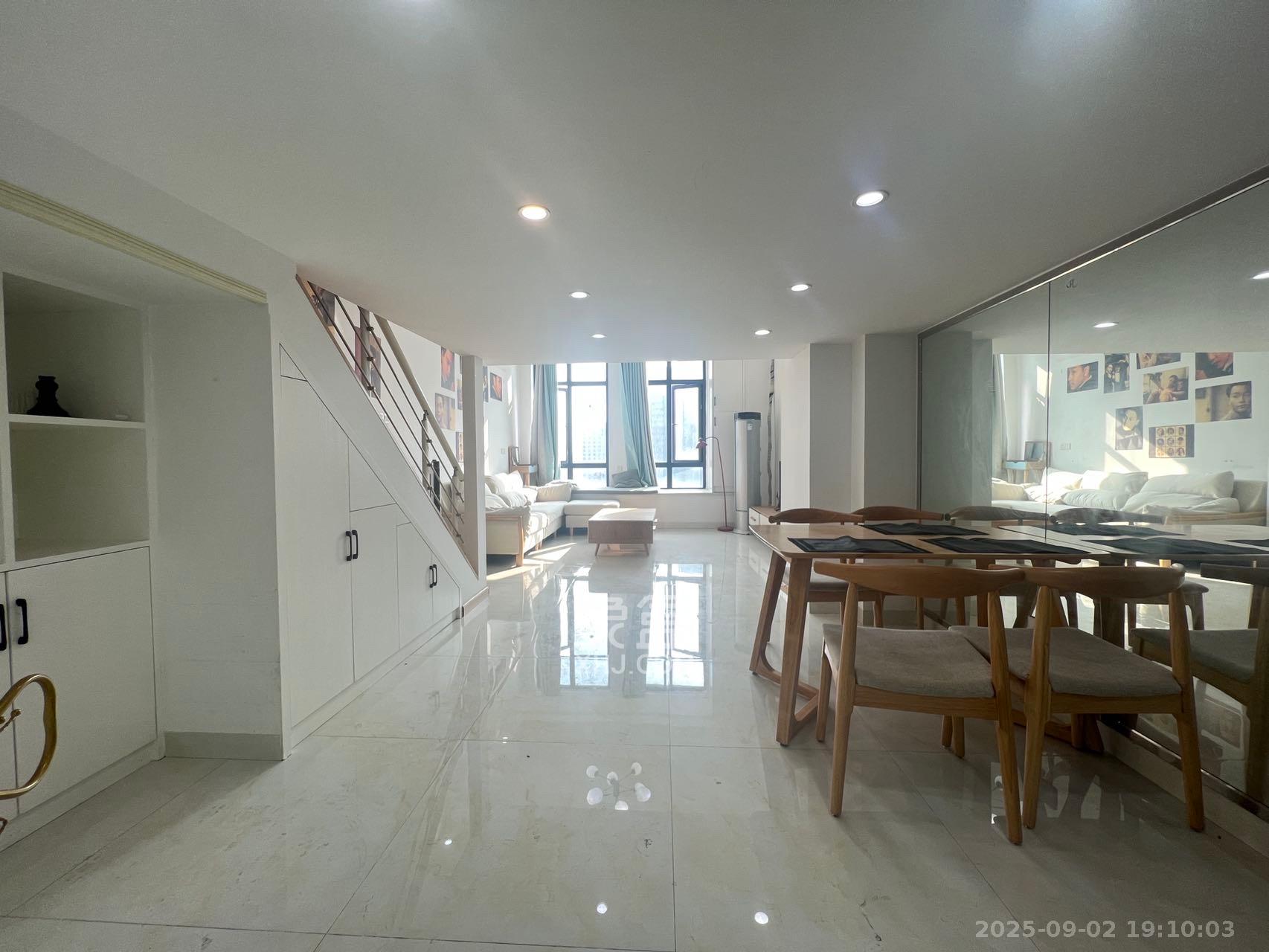 荣悦台  1室1厅1卫    2000.0元/月 荣悦台  1室1厅1卫    2000.0元/月室内图