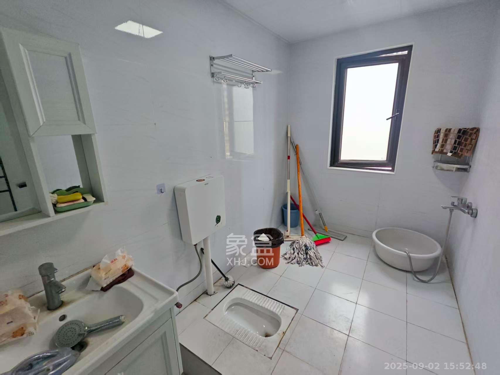 保利大都汇一期、二期  3室2厅2卫    3300.0元/月 保利大都汇一期、二期  3室2厅2卫    3300.0元/月室内图